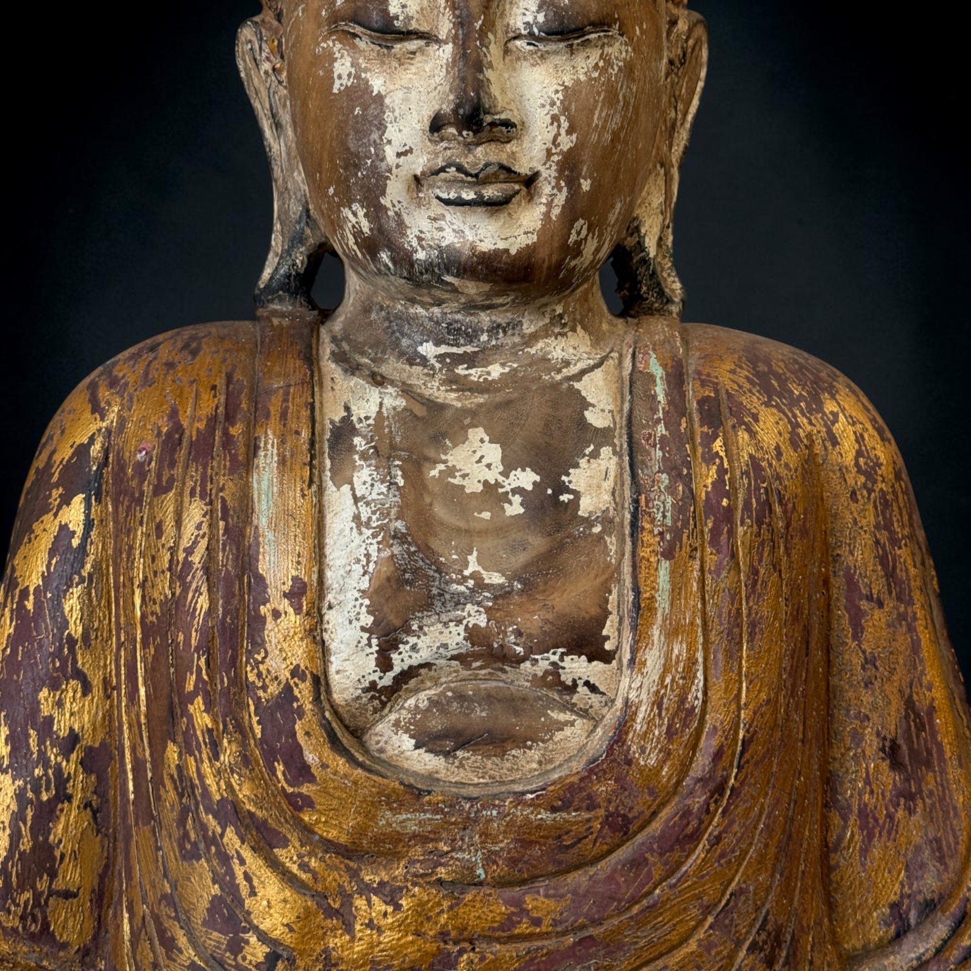 Massiver Suarholz Buddha Meditierend – Handarbeit & Vintage-Look (63 cm)