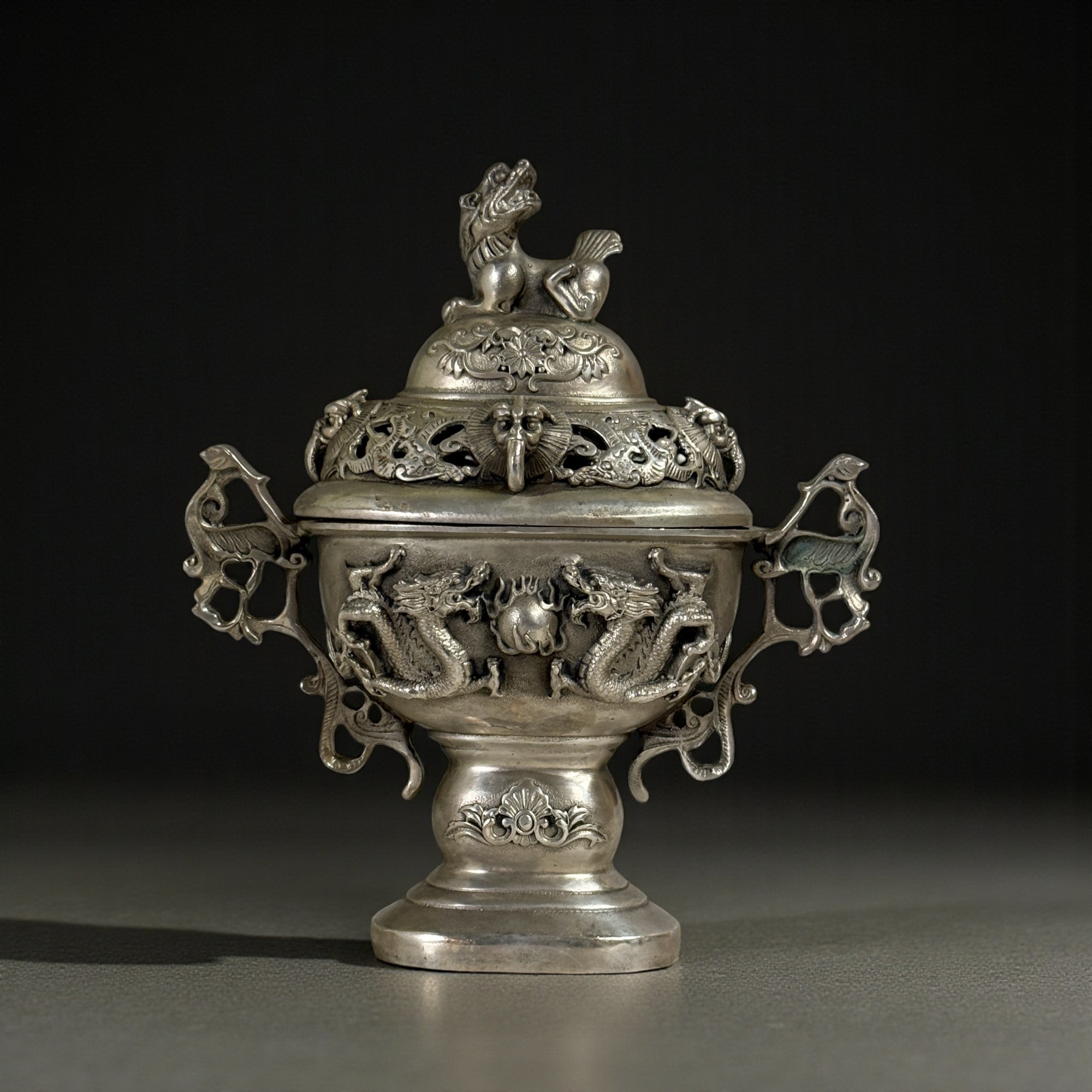 Drachen Räuchergefäß aus Bronze mit Tempellöwen aus China