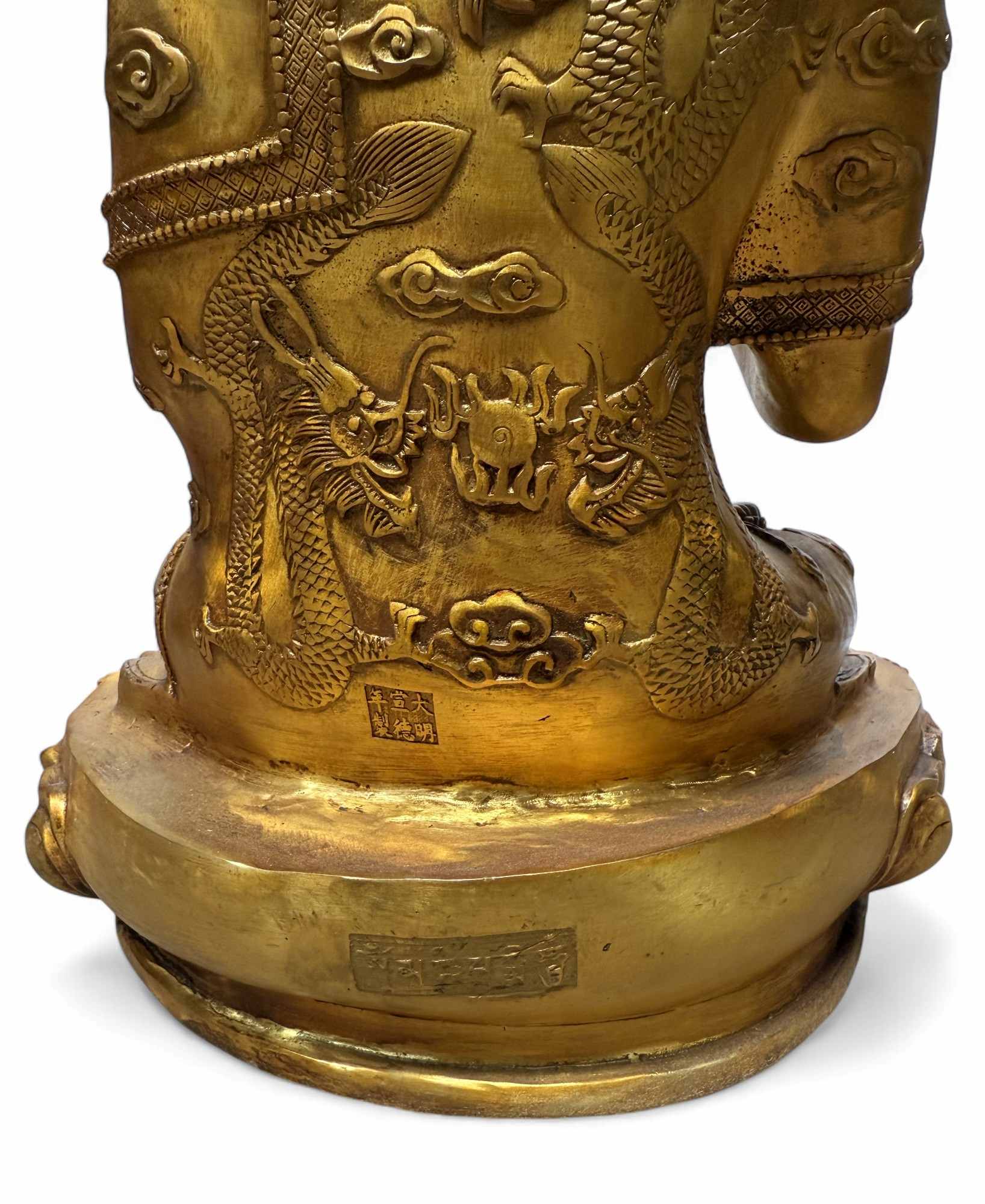Bronze-Buddha 44 cm – Schutzgeste & Drachen – Sichuan China