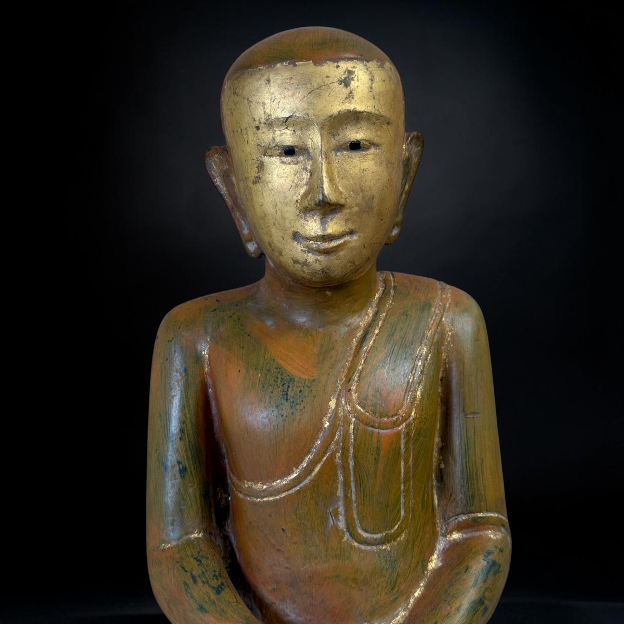 Mönch-Skulptur Sariputta Burma – Alt – Lacquerware &Restvergoldung – 72 cm groß