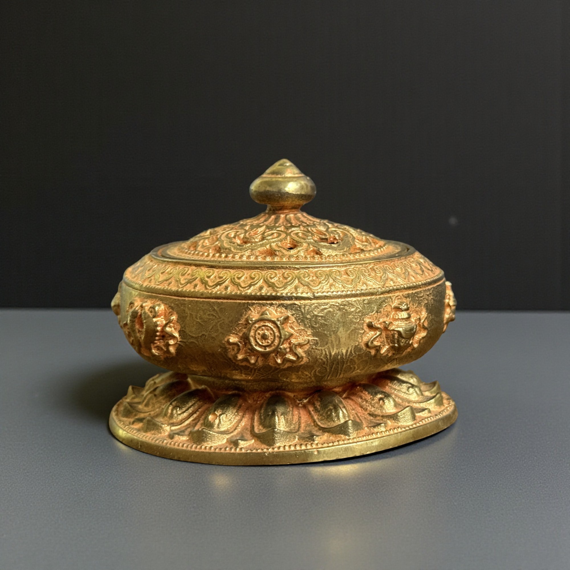 Chinesisches Räuchergefäß aus Bronze mit Glückssymbolen