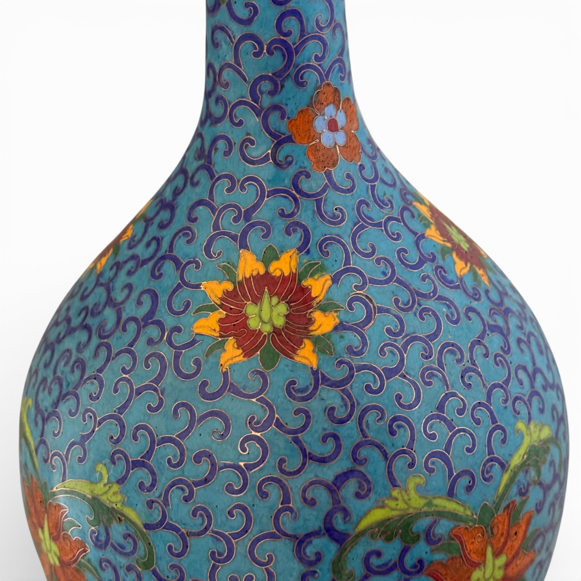 Chinesische Vase aus Bronze - Cloisonne mit Lotusblumen