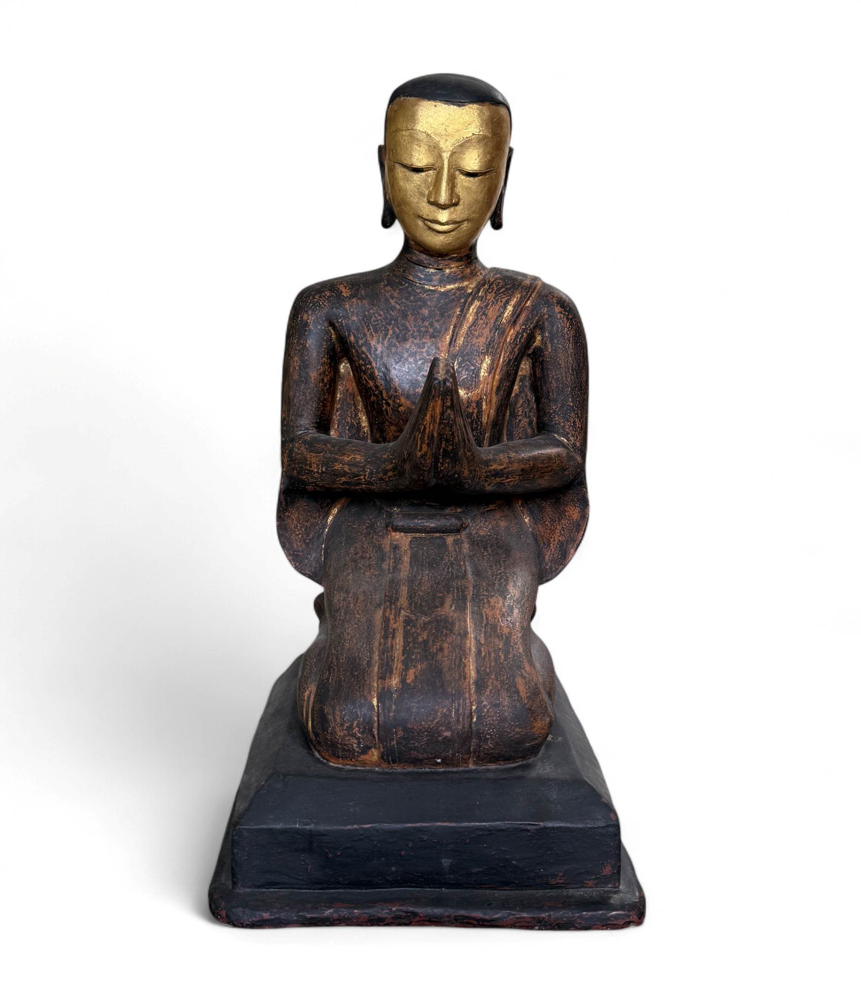 Burmesischer Mönch in Anjali Mudra aus Lacquerware 88 cm
