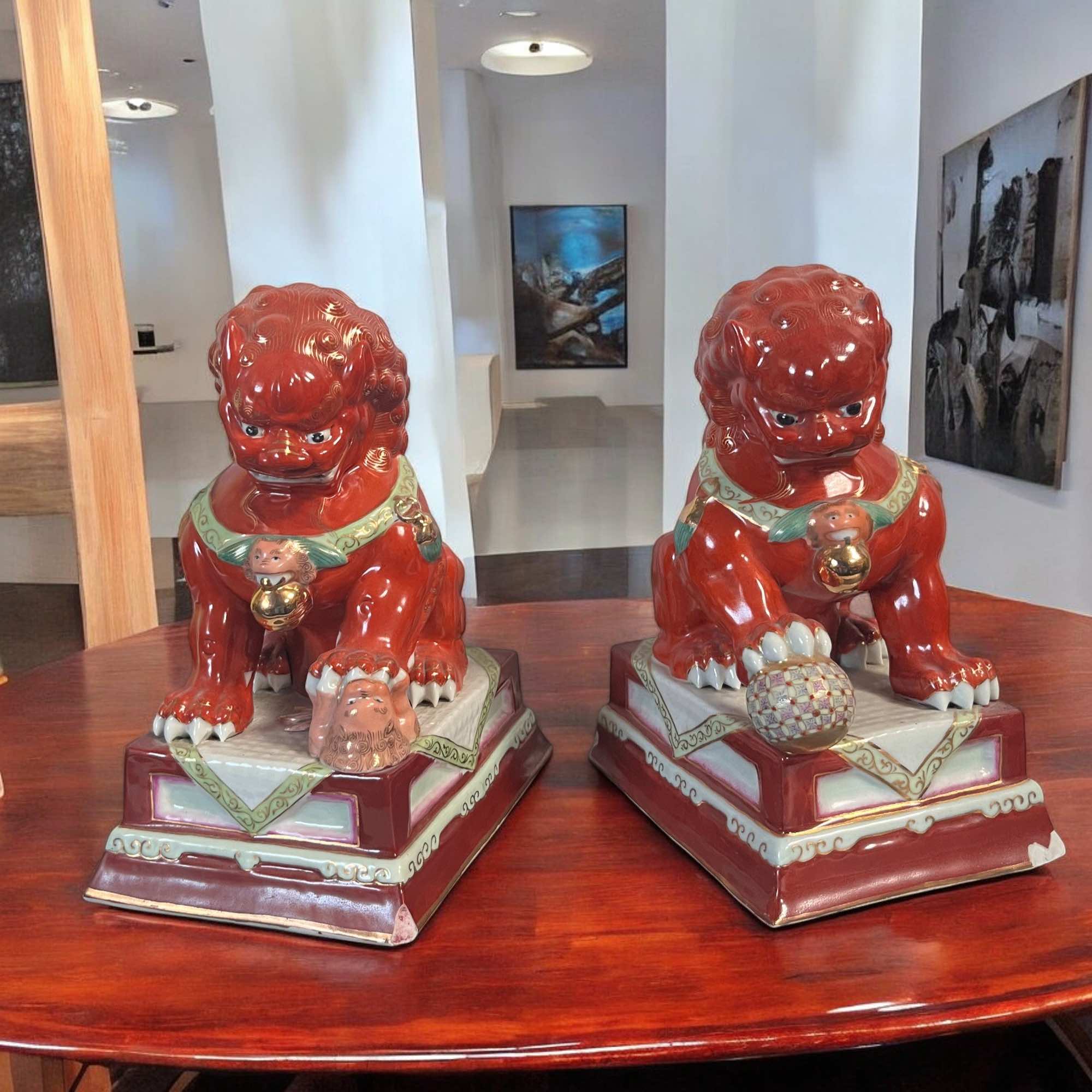 Asiatischer Wächterlöwe Keramik Porzellan China Asiatischer Wächterlöwe Keramik Porzellan China