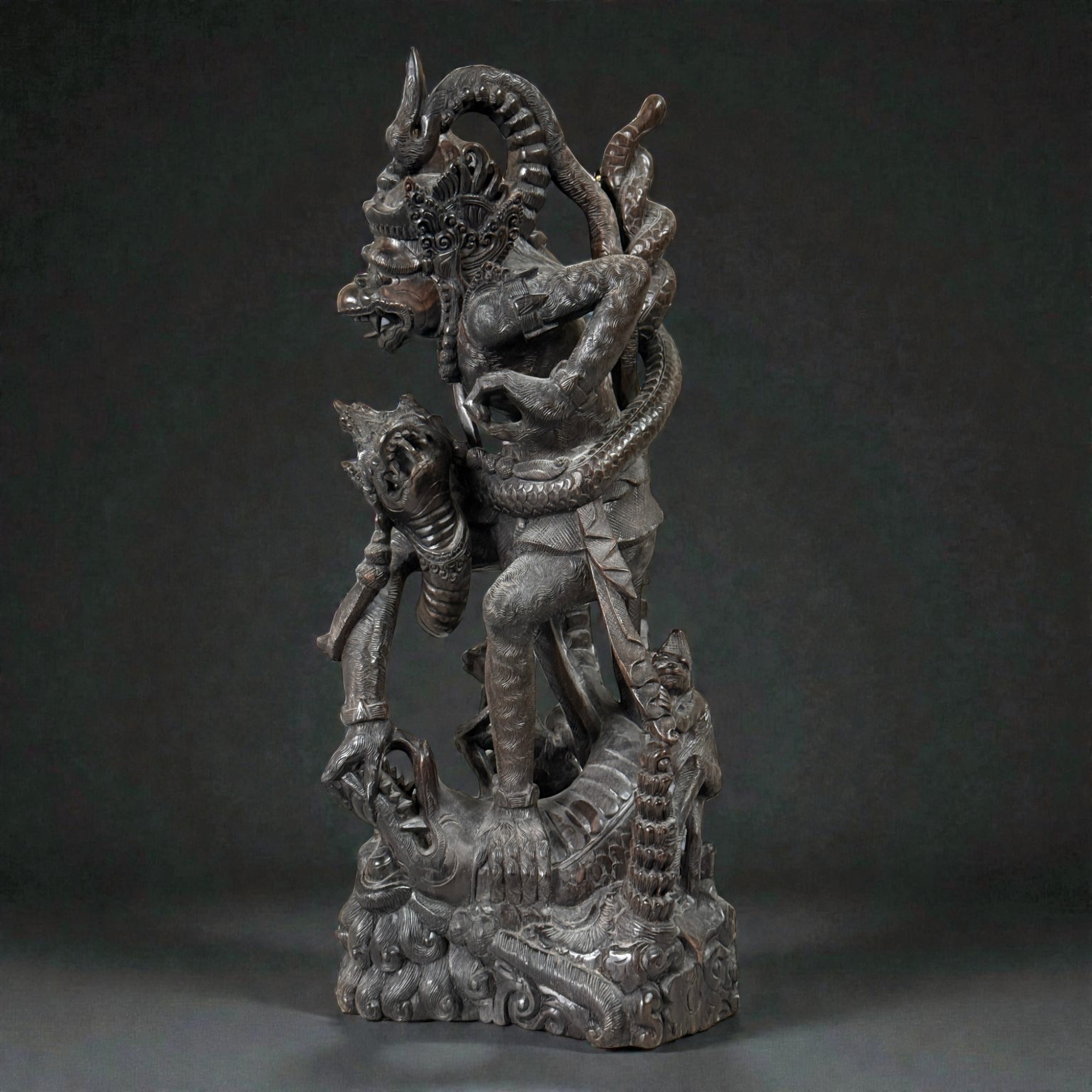 Alte Bali Hanuman Holz Figur Naga: Balinesische Ramayana Skulptur 58cm
