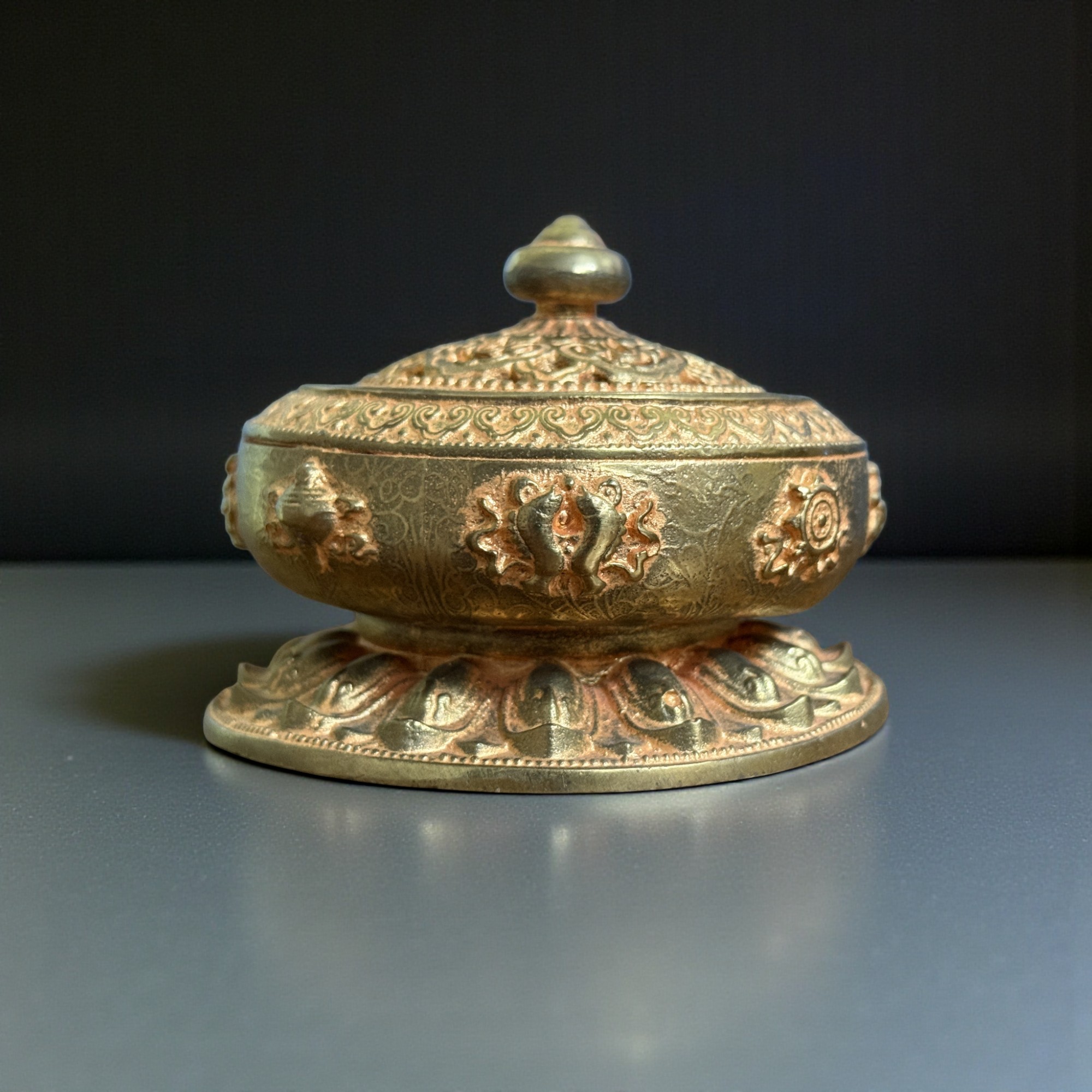 Chinesisches Räuchergefäß aus Bronze mit Glückssymbolen