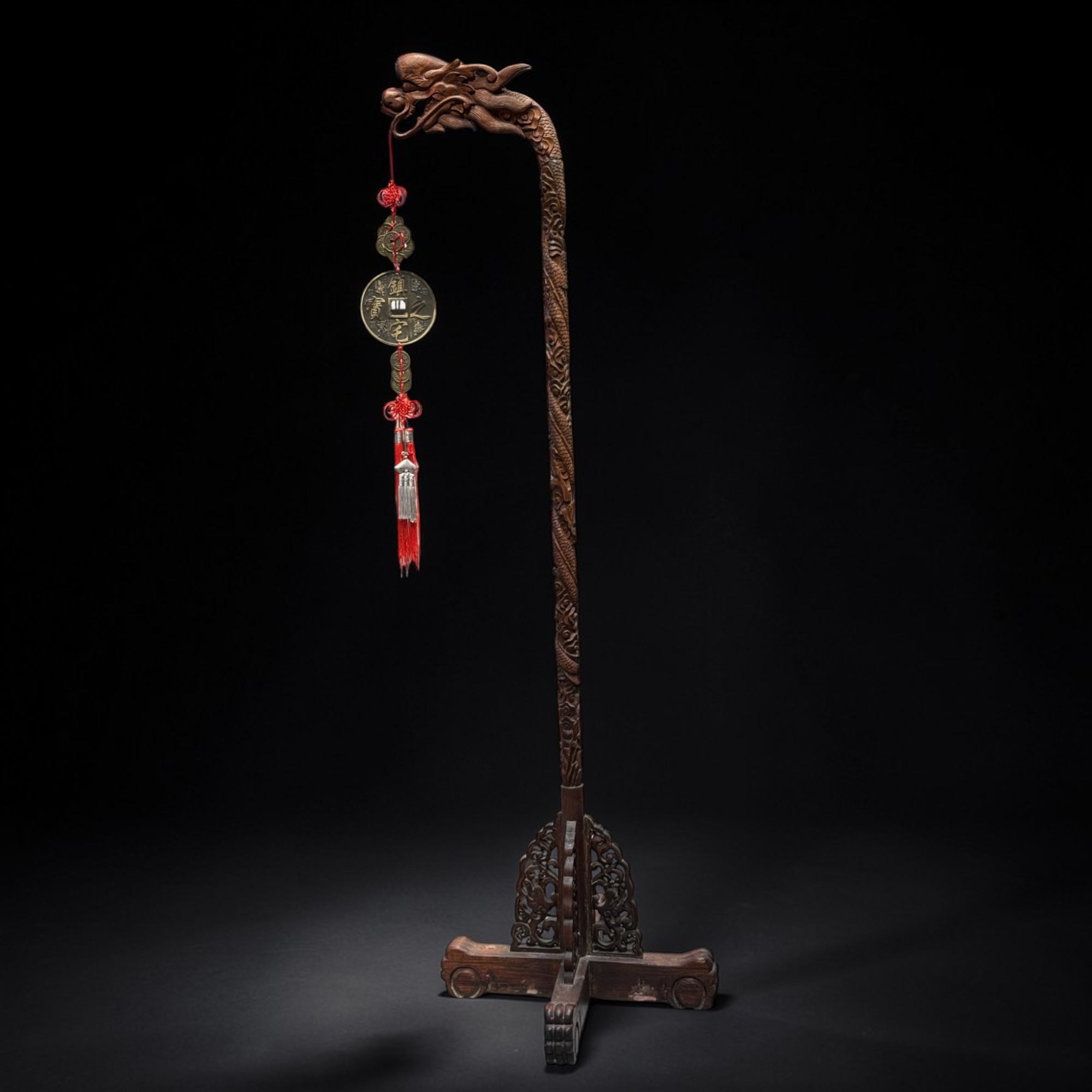 Großer chinesischer Drachen-Laternenständer, Holz geschnitzt, 168 cm, alt