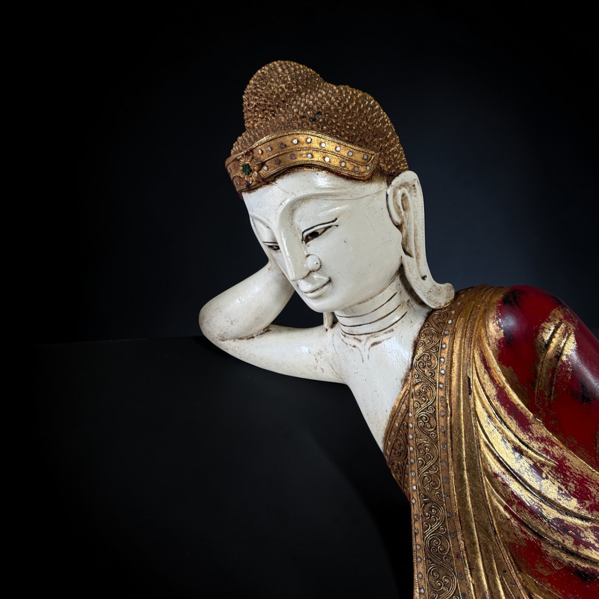 Liegender Nirvana Buddha 153cm – Handgeschnitzt mit Blattgold – ca. 50 Jahre alt