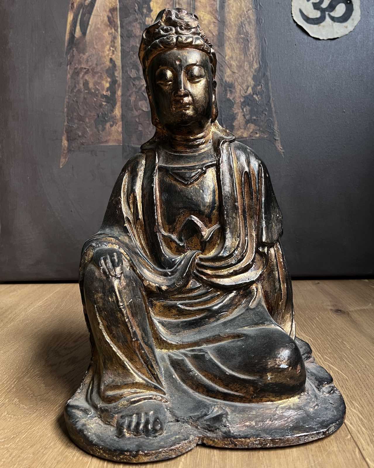 Kwan-Yin Buddha Figur aus Pappmache