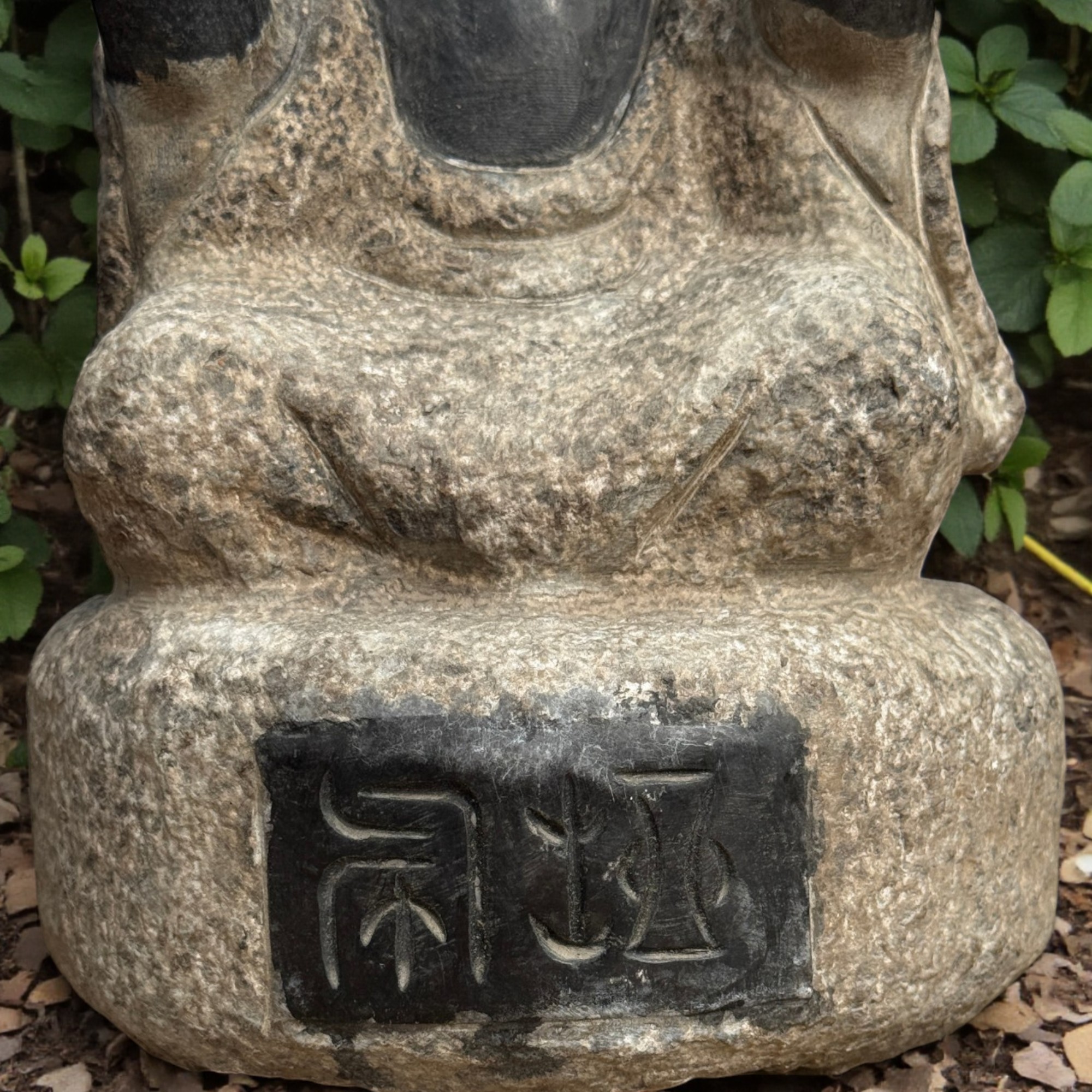 Zen Mönch Gartenfigur aus Naturstein Prana Mudra frostfest & witterungsbeständig