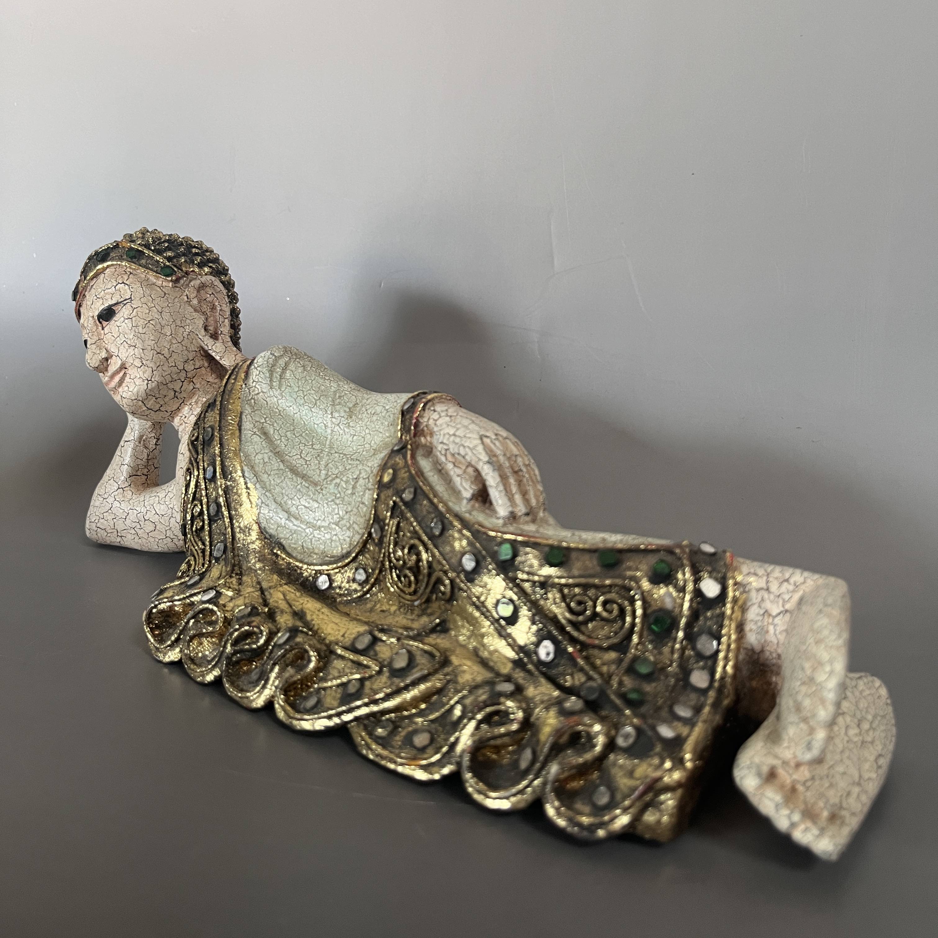 Liegender Wochentag Buddha ´Dienstag´aus Holz 31cm
