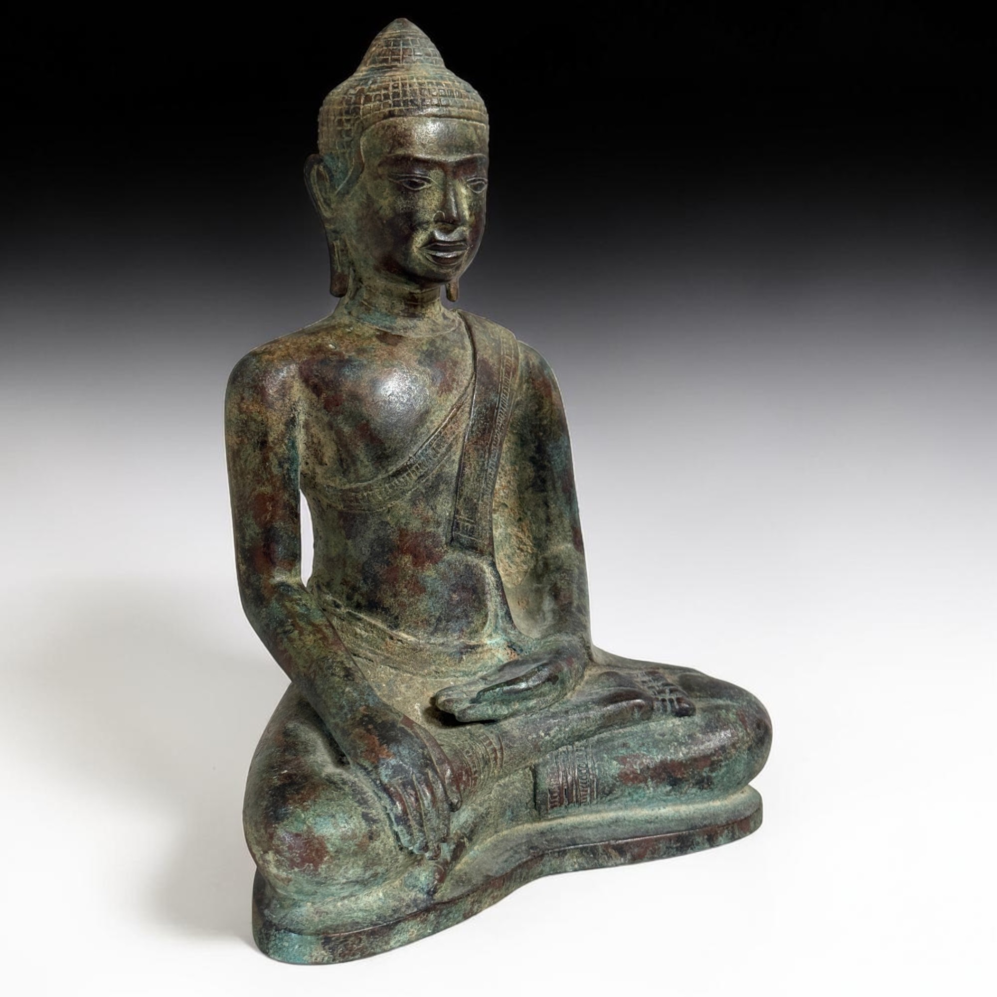 Alte Bronze Buddha Figur aus Nordthailand – Siddharta Gautama Skulptur