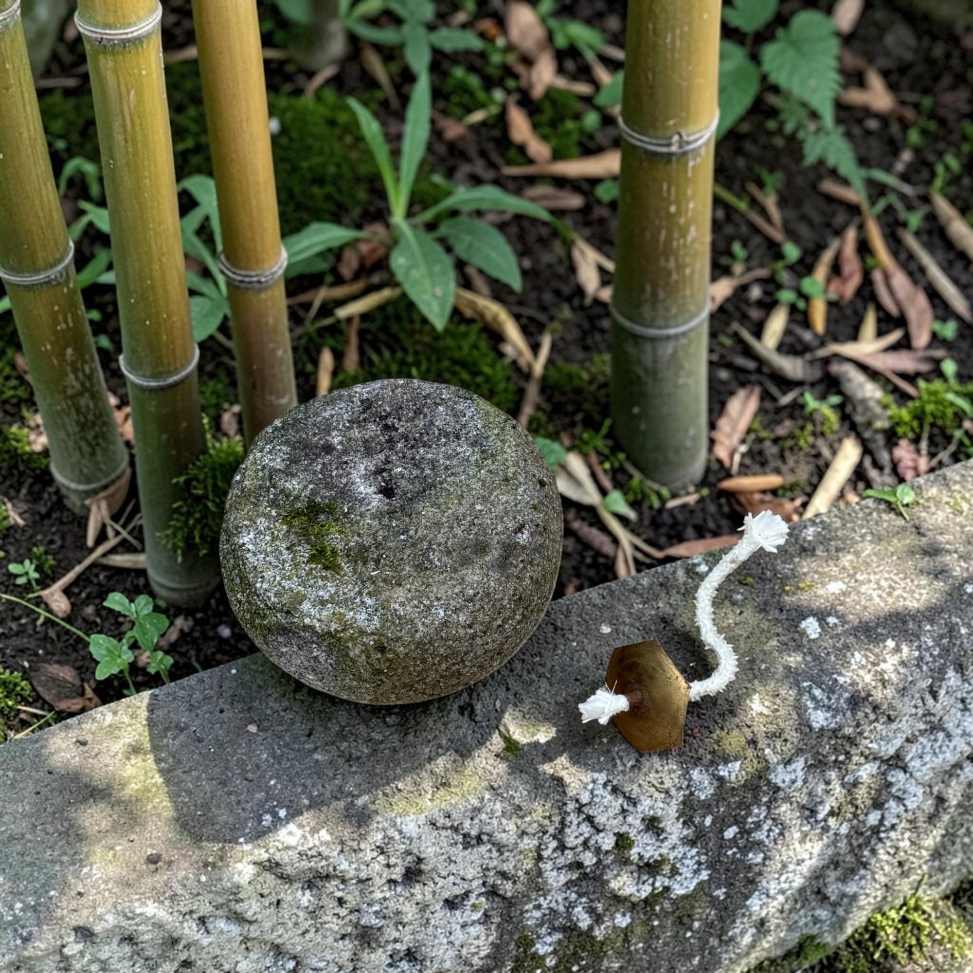 Gartenfackel aus Granit Stein – Massives Windlicht & Öllampe für Außen, wetterfest