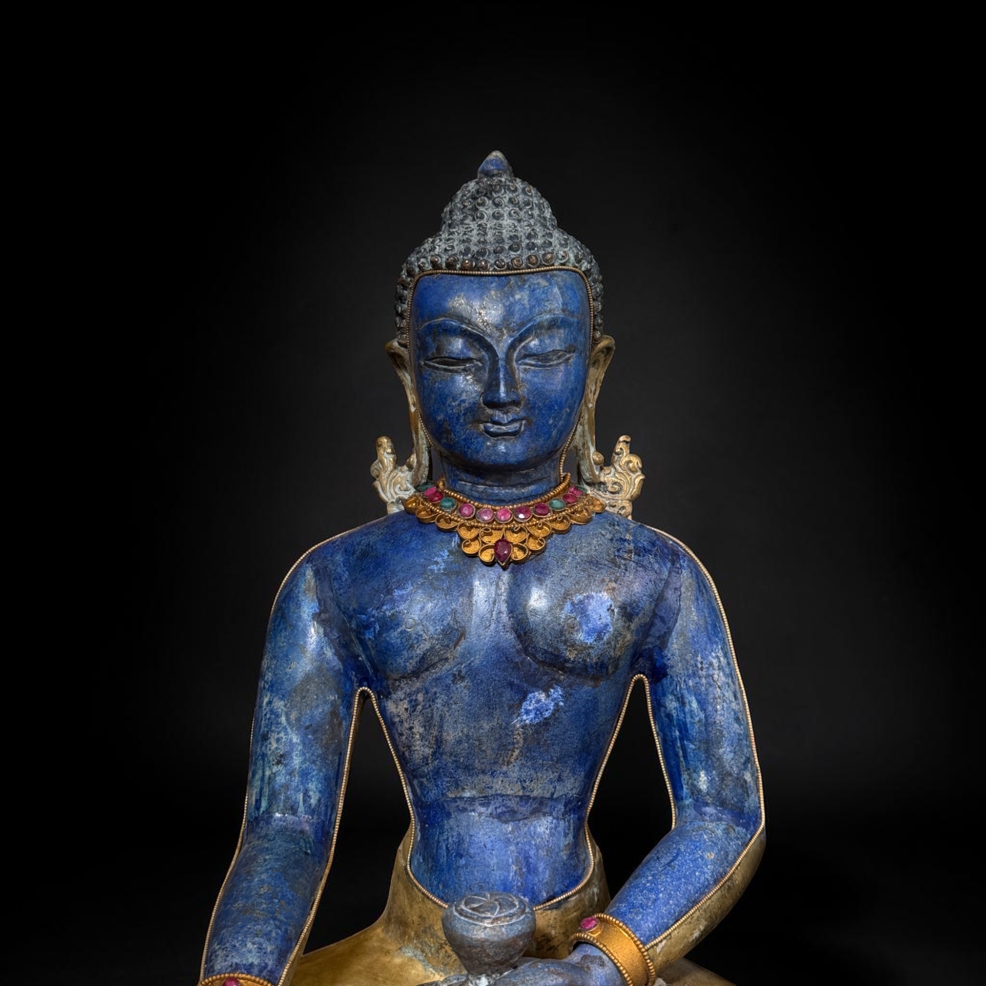 Alte Siddharta Gautama Buddha Figur – Lapis Lazuli & vergoldete Bronze, Nepal