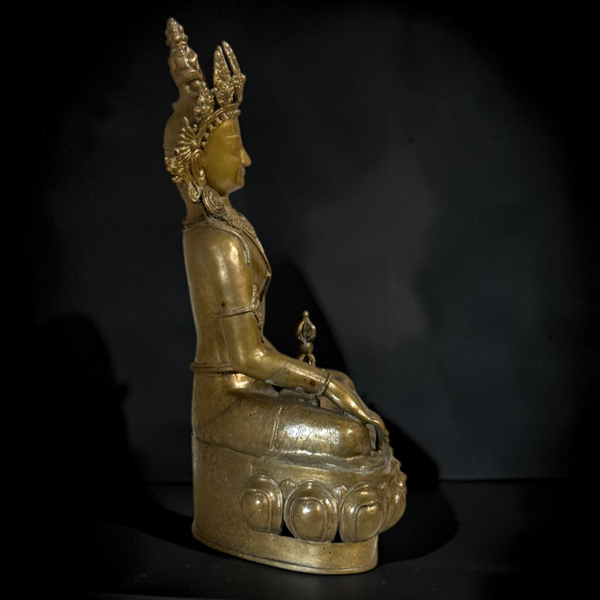 Tibet Buddha Skulptur aus Bronze mit Dorje