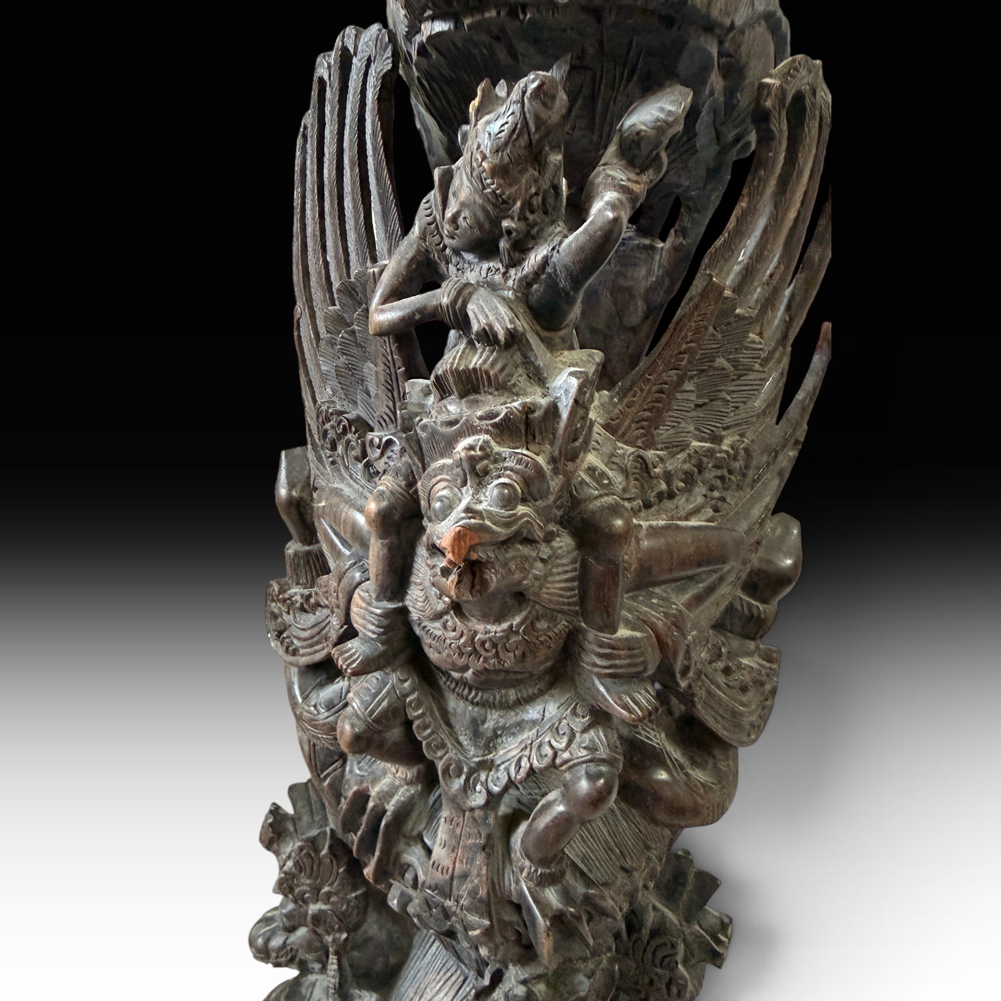 Vishnu auf Garuda Holzskulptur – alte handgeschnitzte Holzfigur, 42,5 cm