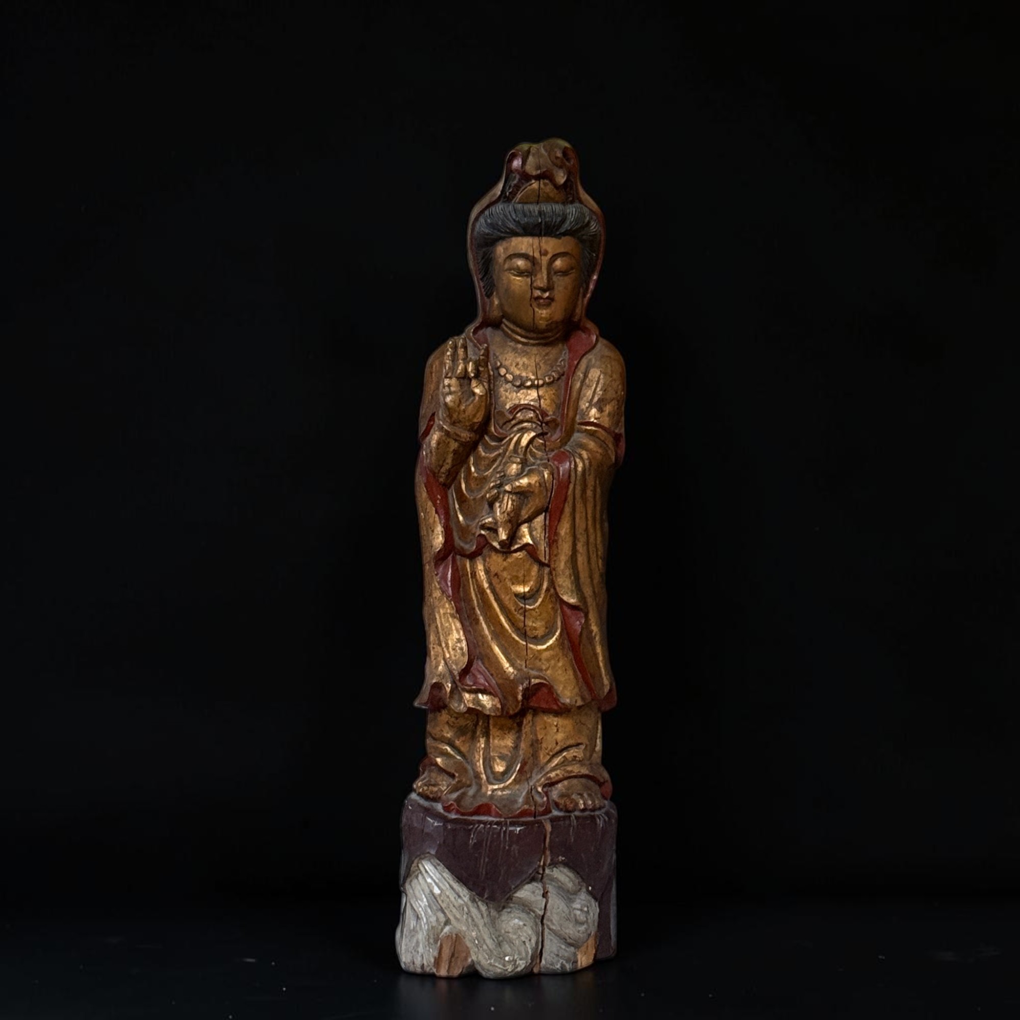 Guanyin Bodhisattva Holzskulptur, China wohl 19. Jh., polychrom vergoldet, 98 cm