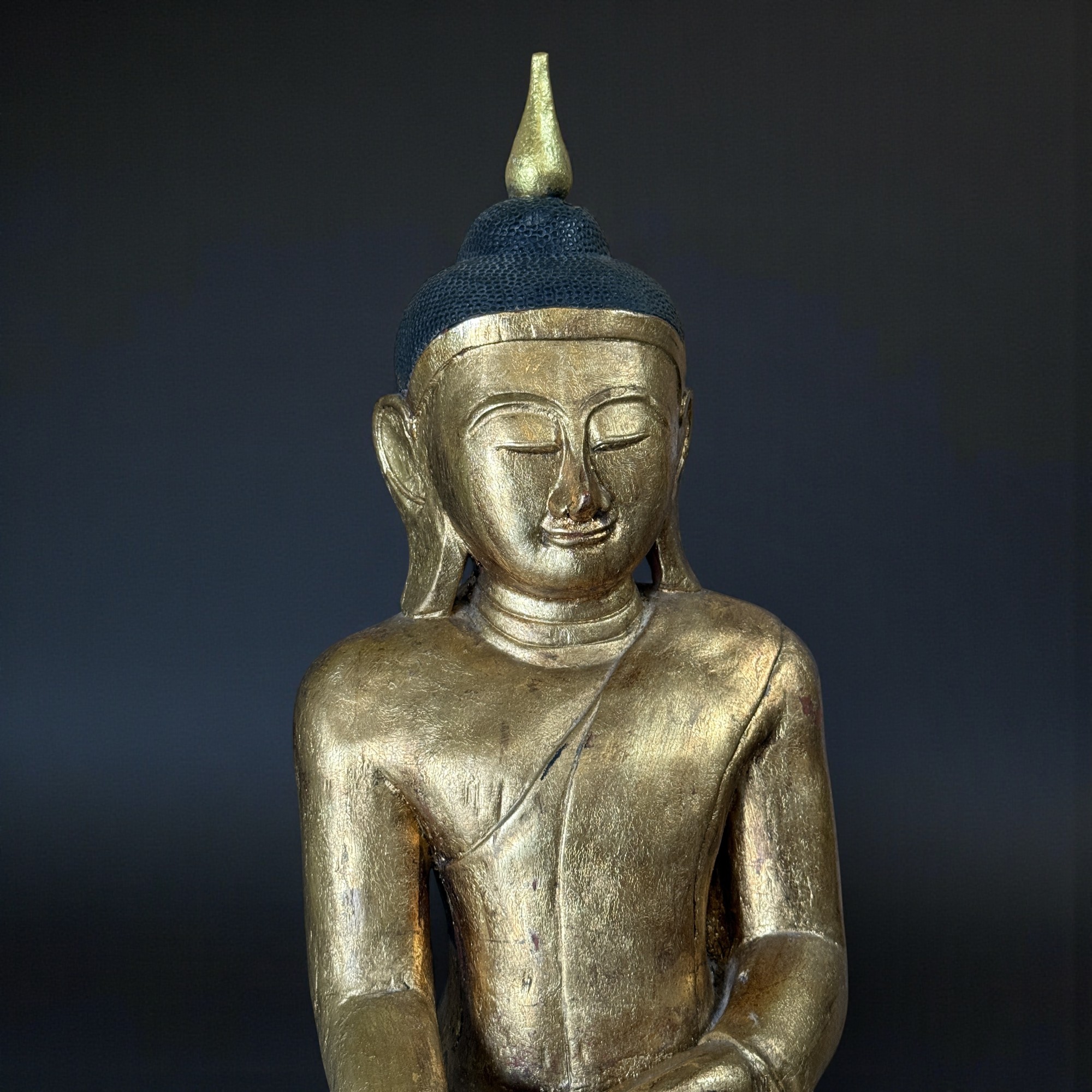 Alte thailändische Buddha Figur Teakholz Blattgold 84cm