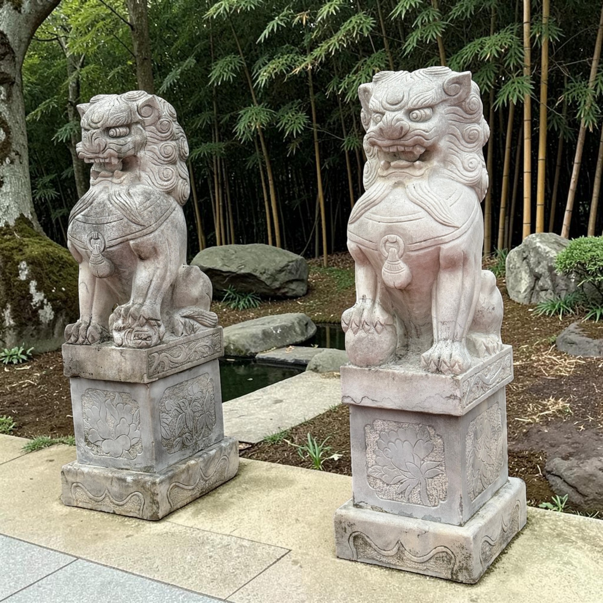 Fu-Hunde 150cm: Paar alte chinesische Wächterlöwen aus Stein für den Asia Garten