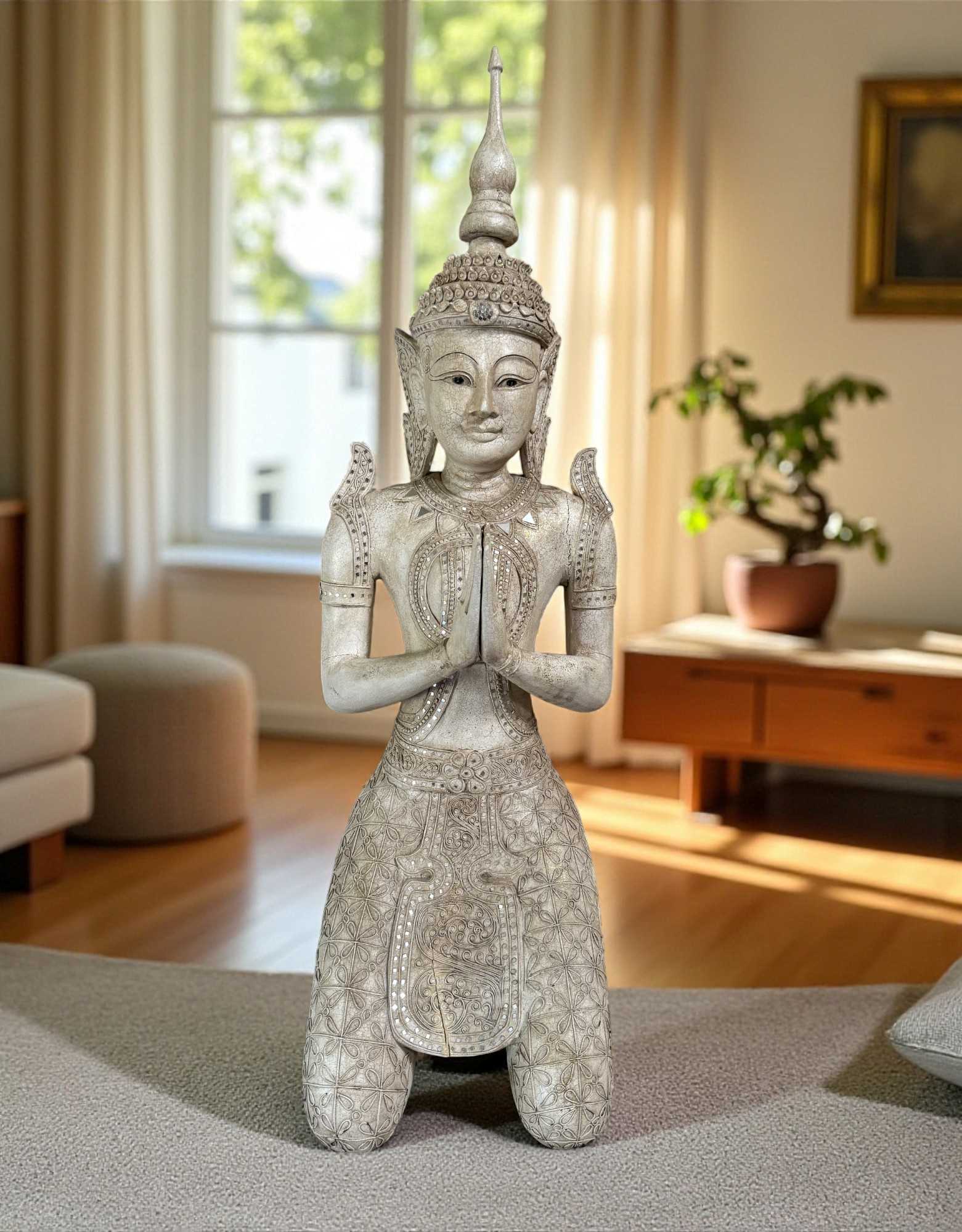 Thailändischer Tempelwächter aus Holz – Handgeschnitzte Statue, 117 cm