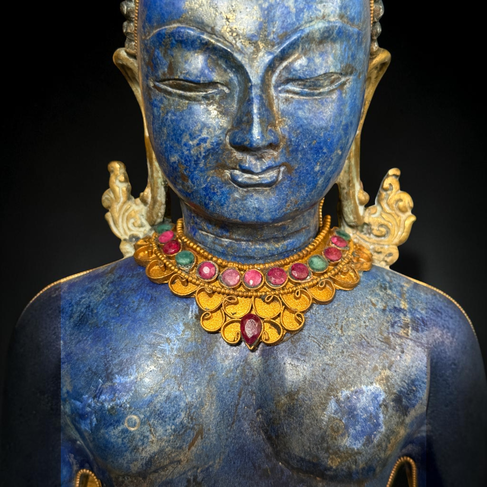 Alte Siddharta Gautama Buddha Figur – Lapis Lazuli & vergoldete Bronze, Nepal