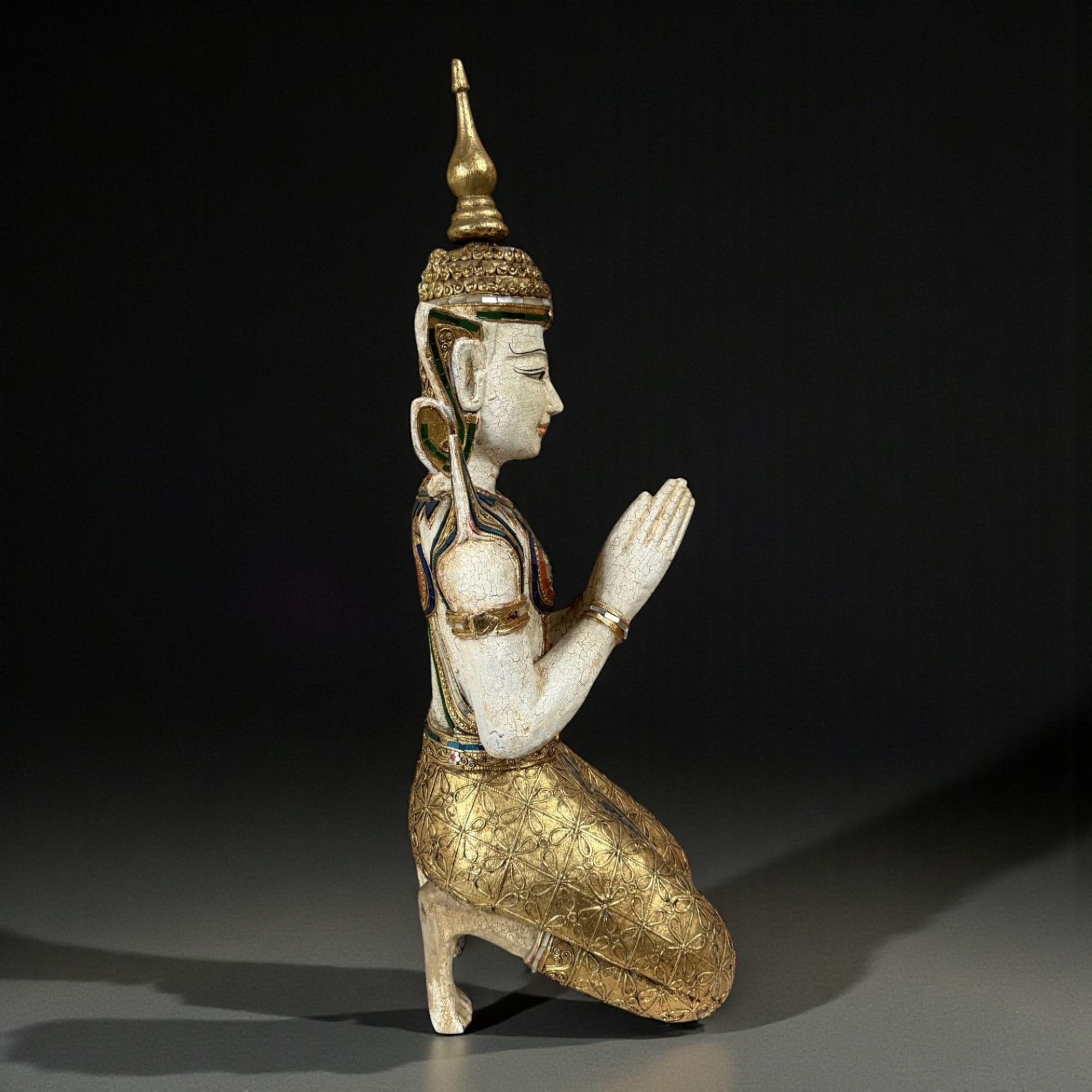 Thailändischer Tempelwächter mit Blattgold - 77 cm