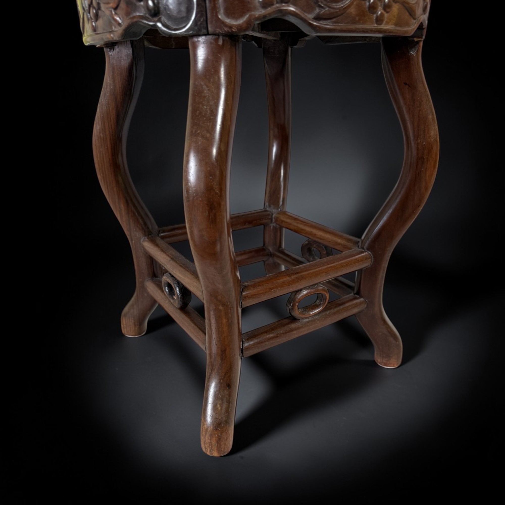 Chinesischer Beistelltisch Ulmenholz mit Marmorplatte – 45 cm