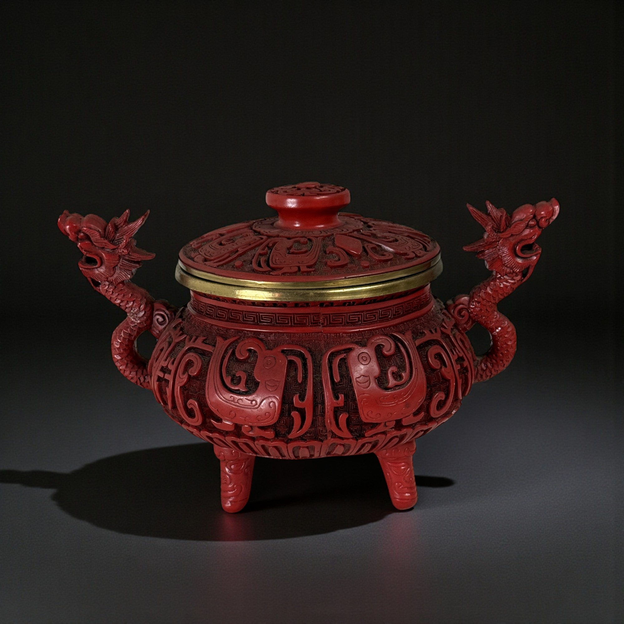 Räuchergefäß aus China mit Drachen Henkeln - Lackarbeit