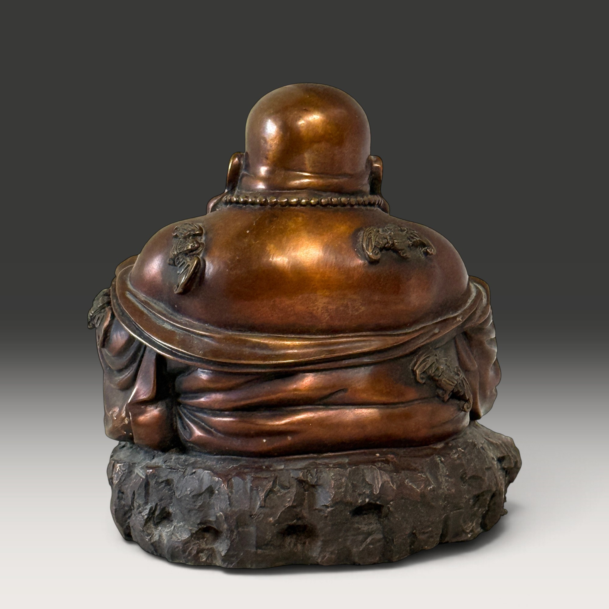 Happy Buddha Budai aus Bronze, China, Glücksbuddha mit Fledermäusen, 20 cm