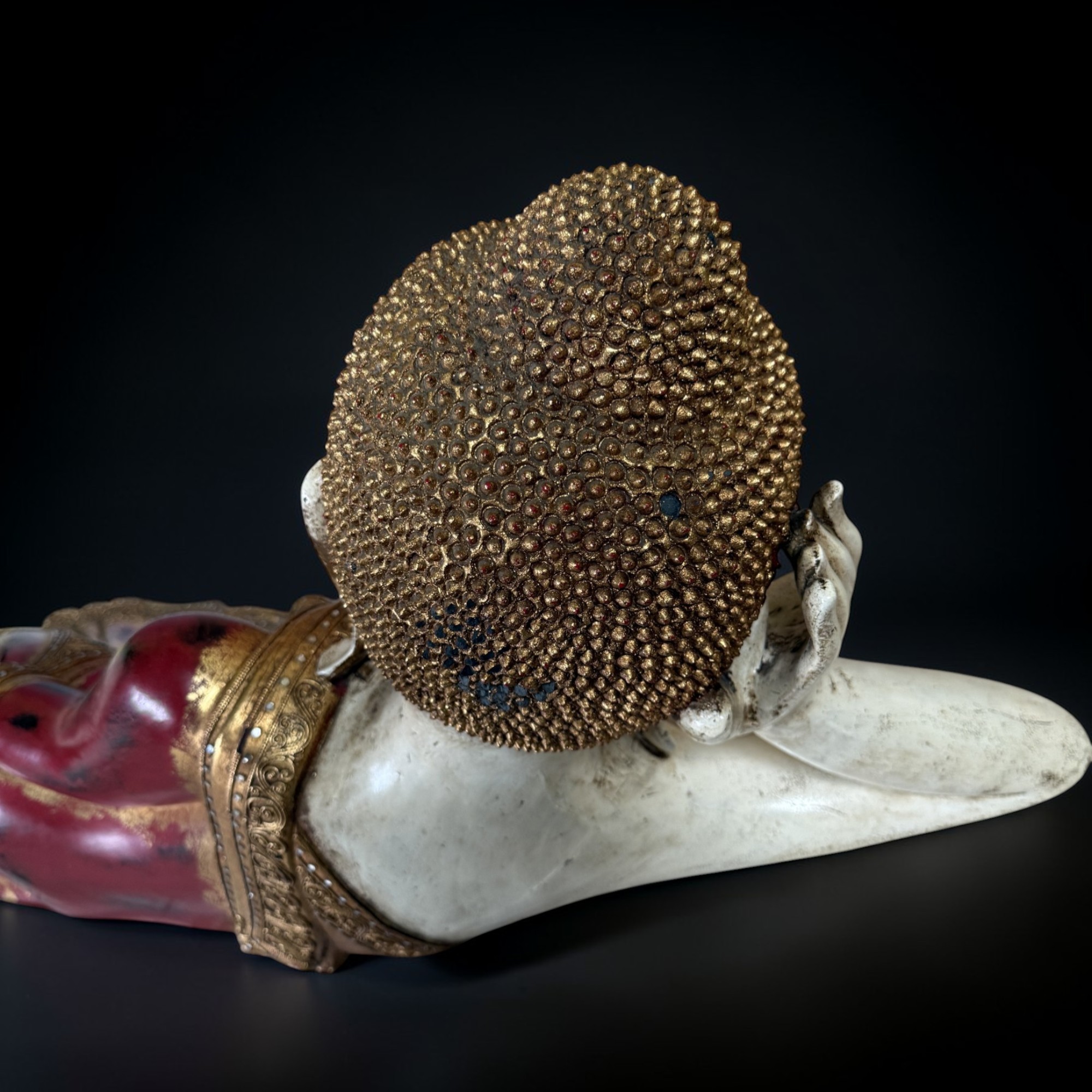 Liegender Nirvana Buddha 153cm – Handgeschnitzt mit Blattgold – ca. 50 Jahre alt