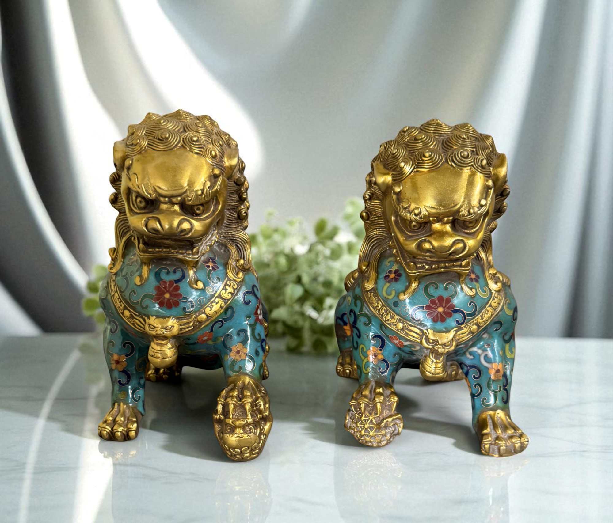 Chinesische Wächterlöwen Bronze Skulpturen Cloisonne Figuren
