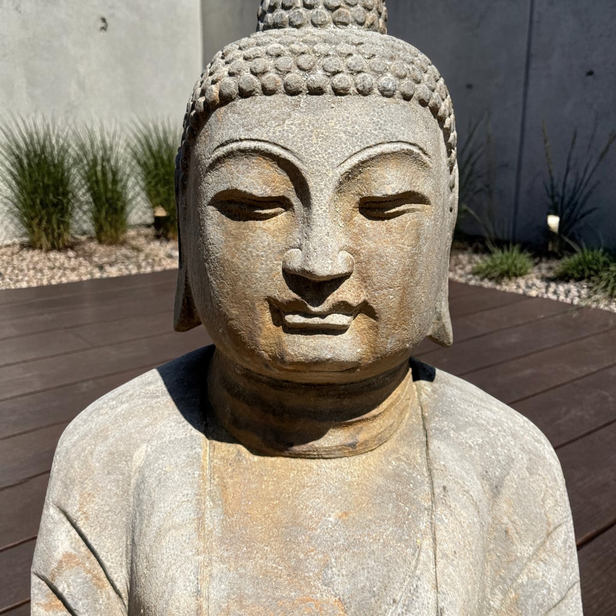 Gartenbuddha Amitabha 61cm Naturstein - Frostfest Garten Figur Stein - alt