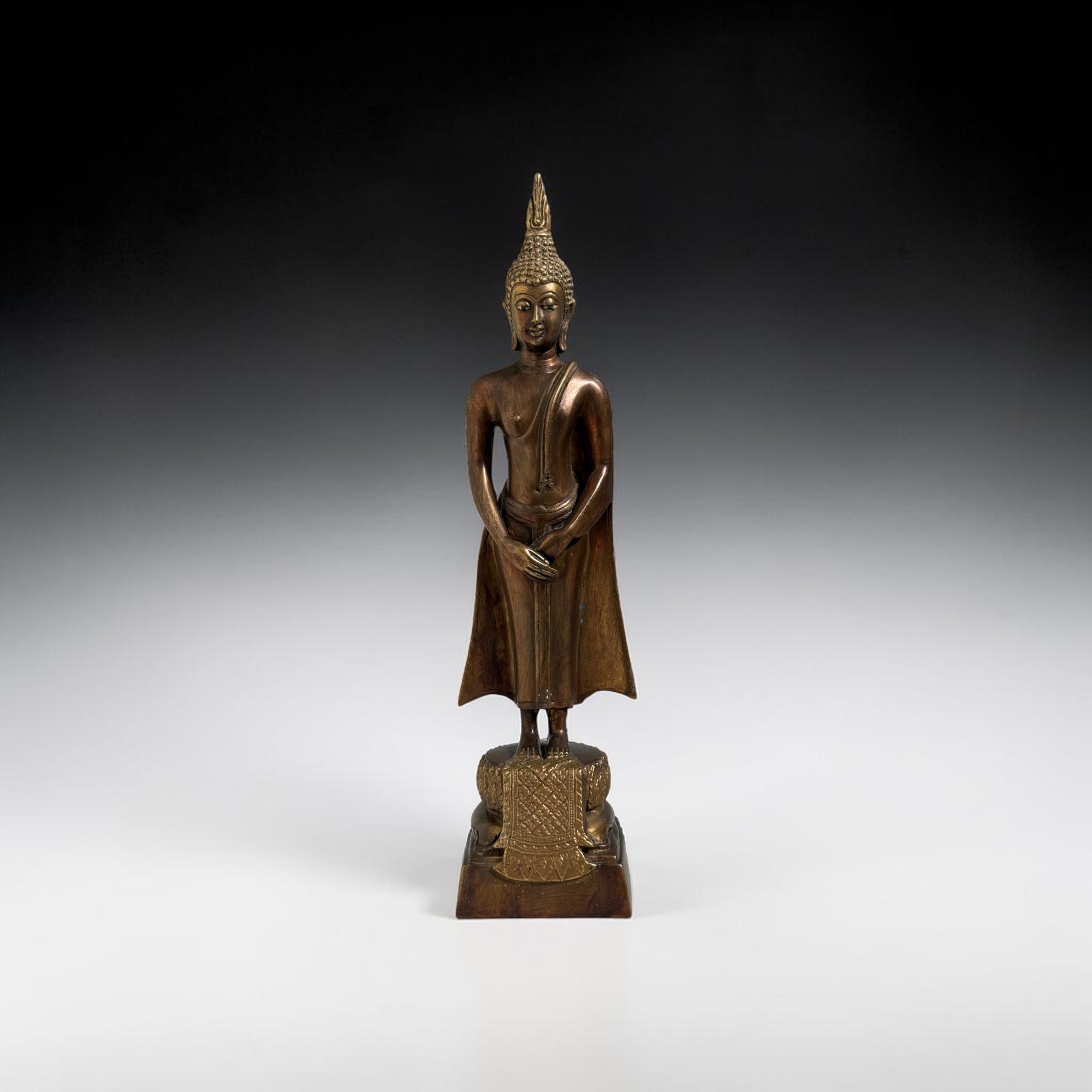 Thailändischer Sonntag-Buddha aus Bronze, Unikat aus Nordthailand, 1980er Jahre