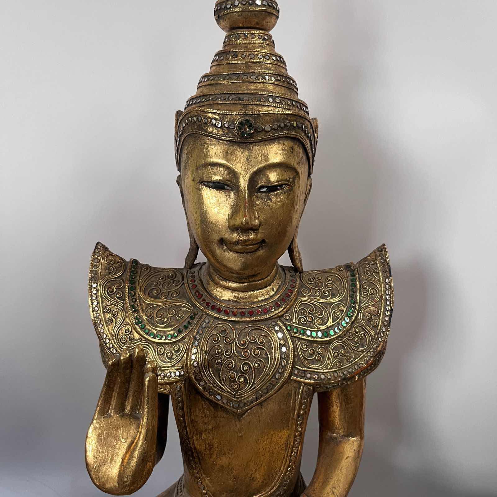 Holz Buddha lehrende Geste