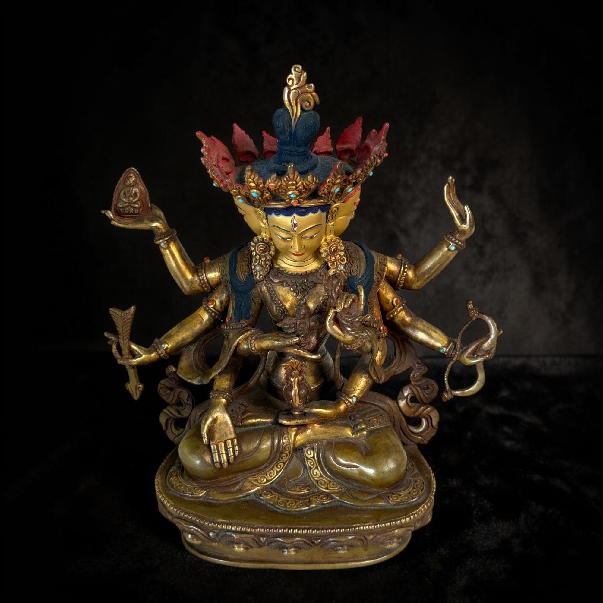 Namgyalma Kupferbronze Skulptur Himalaya, vergoldet mit Türkis & Koralle