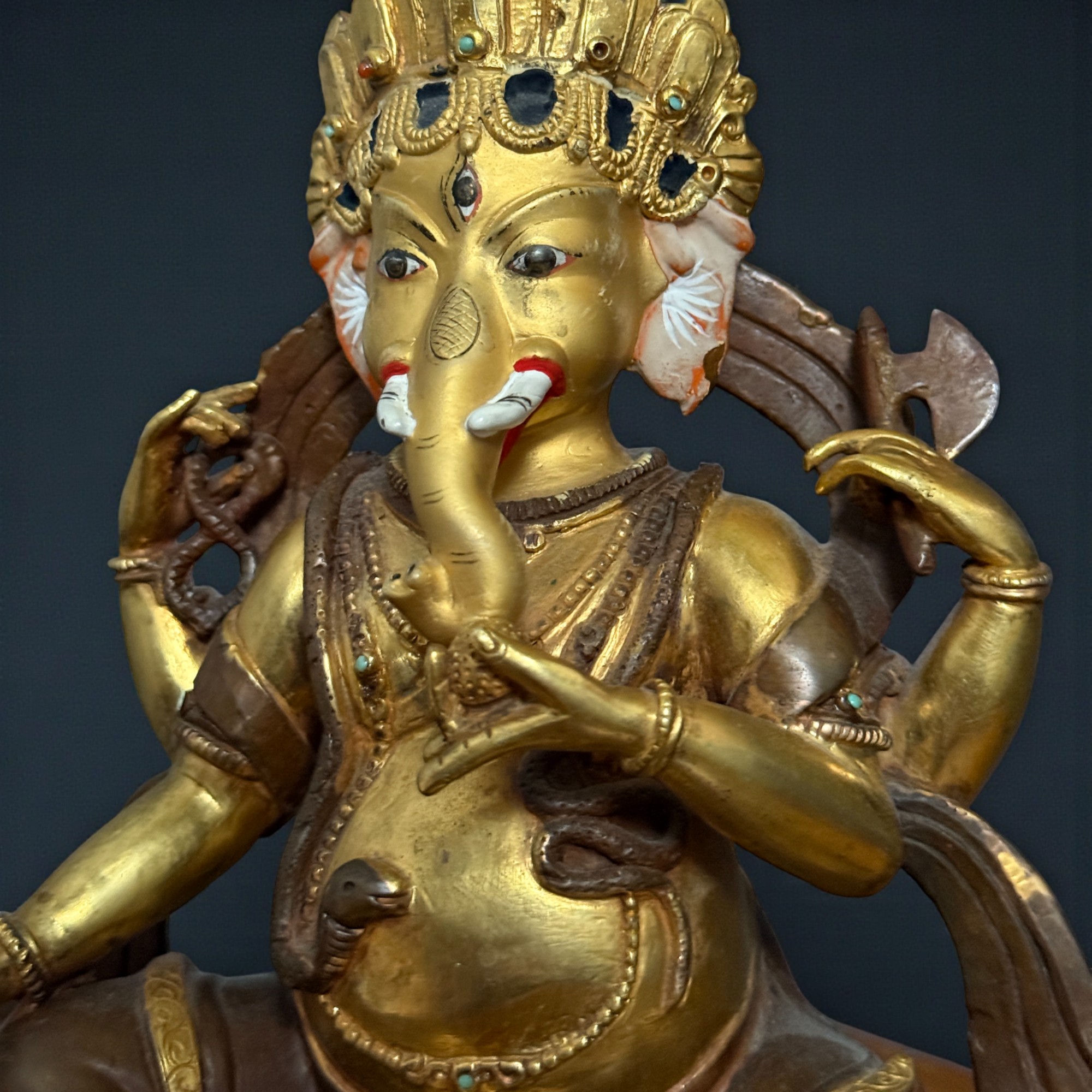 Ganesha Figur aus Bronze mit Teilvergoldung, Nepal