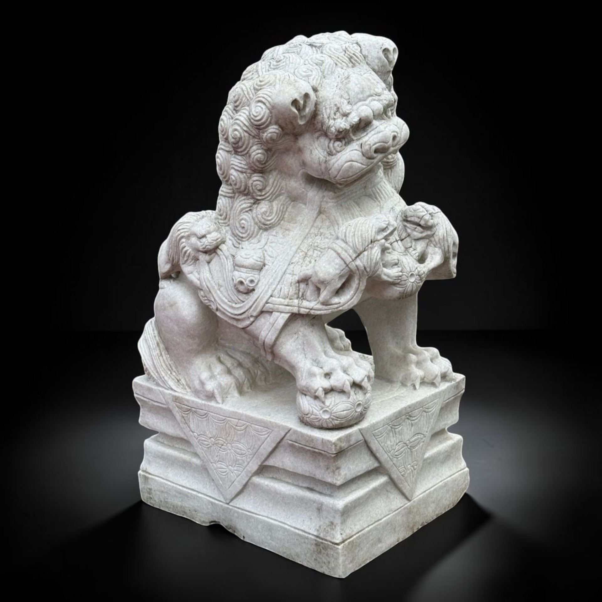 Chinesischer Wächterlöwe Tempellöwe Marmor Skulptur China 110cm