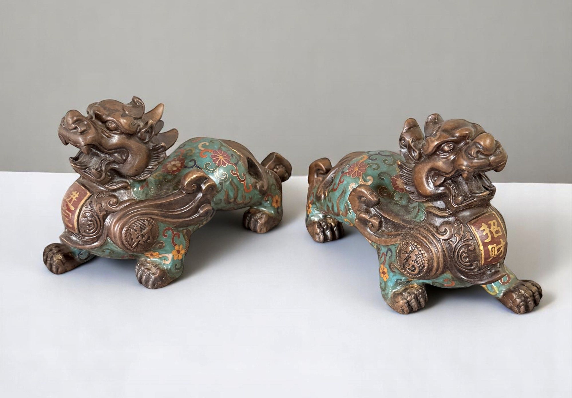 Wächterlöwen Pixiu Skulpturen aus Bronze – Feng Shui Glücksbringer & Dekofigur