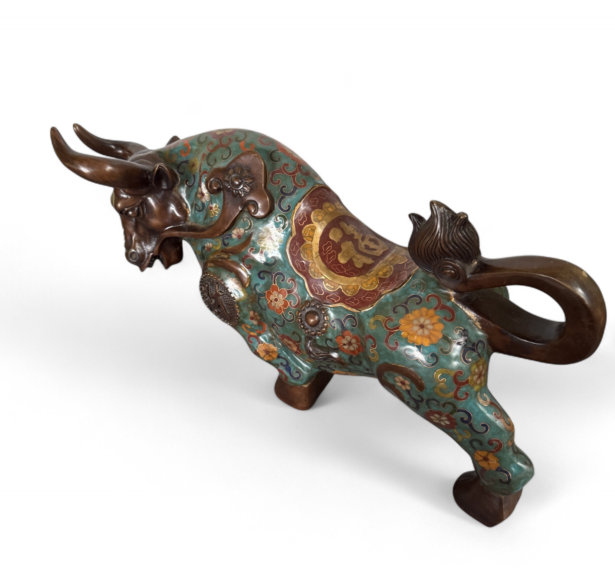 Bronze Büffel Skulptur – Chinesisches Tierkreiszeichen mit Cloisonné