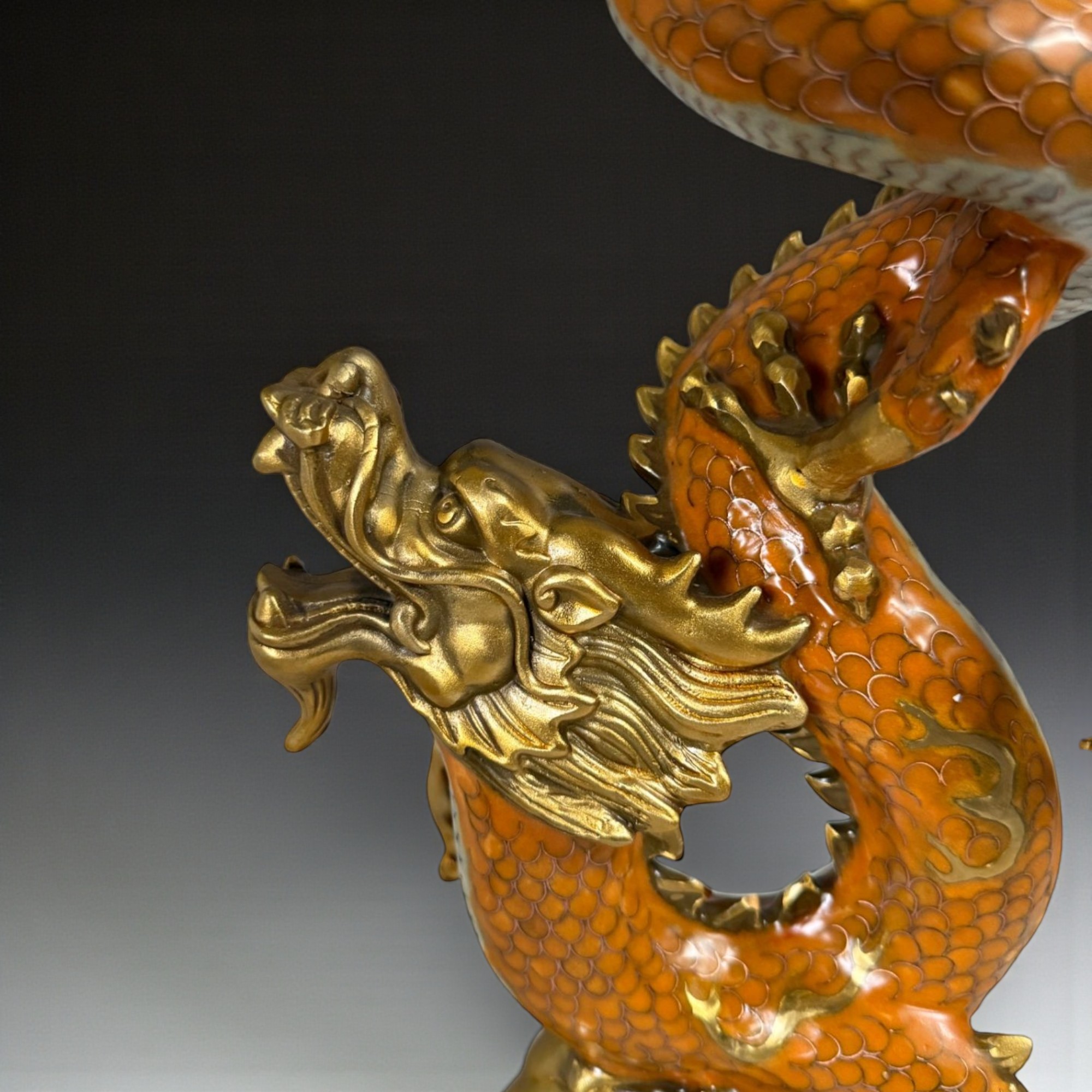 China Drachen Skulptur aus Bronze / Cloisonne