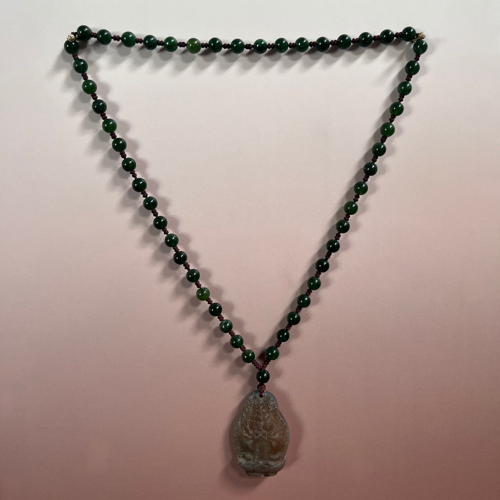 Chenrezig Figur Achatstein - Halskette, Jade