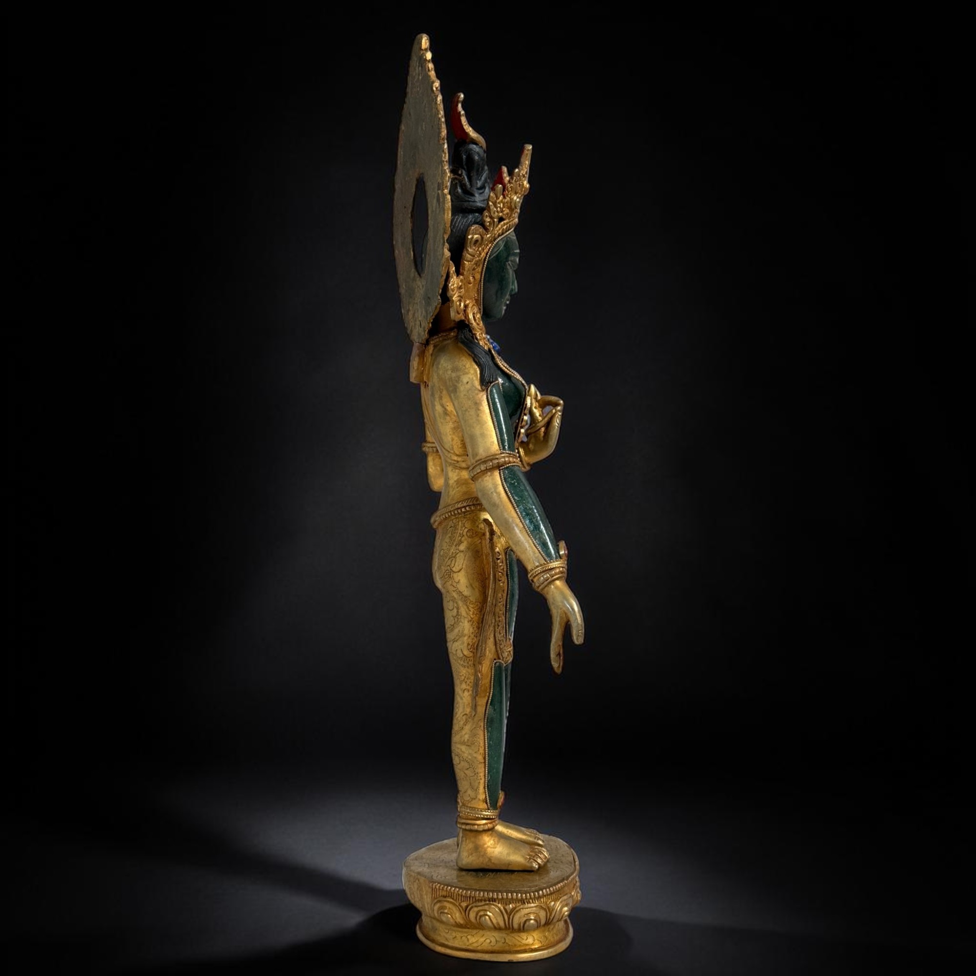 Grüne Tara Skulptur 48cm | Bronze feuervergoldet | Aventurin & Edelstein Besatz