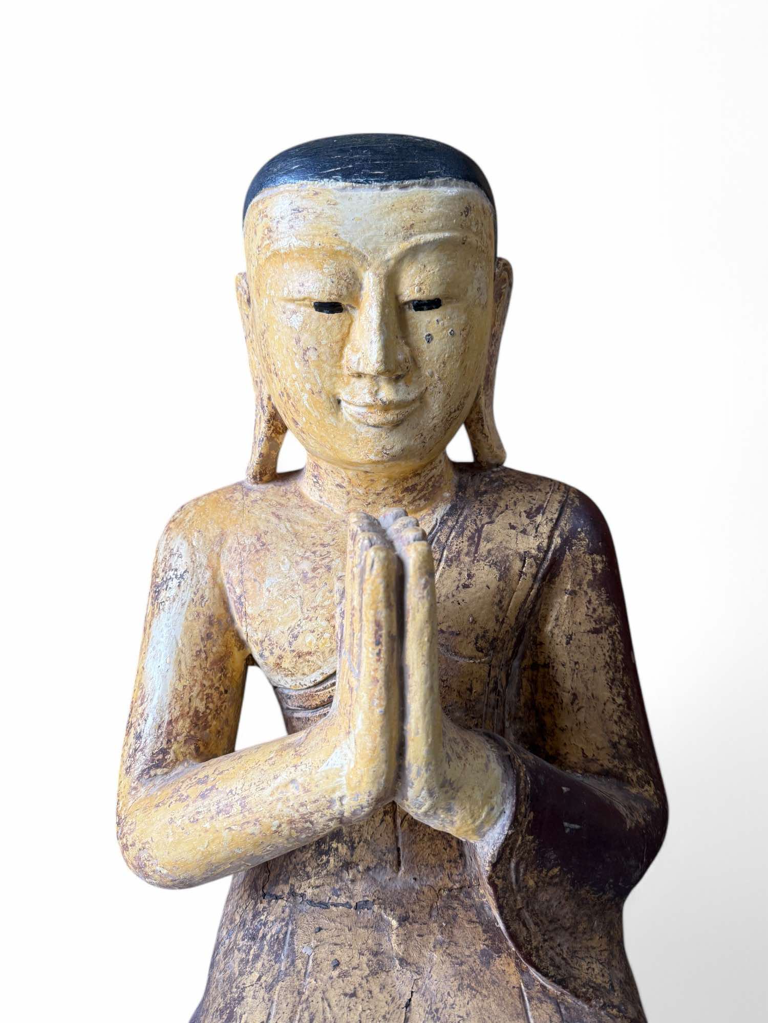 Moggallana-Mönch-Skulptur aus Holz, Burma 90 cm groß