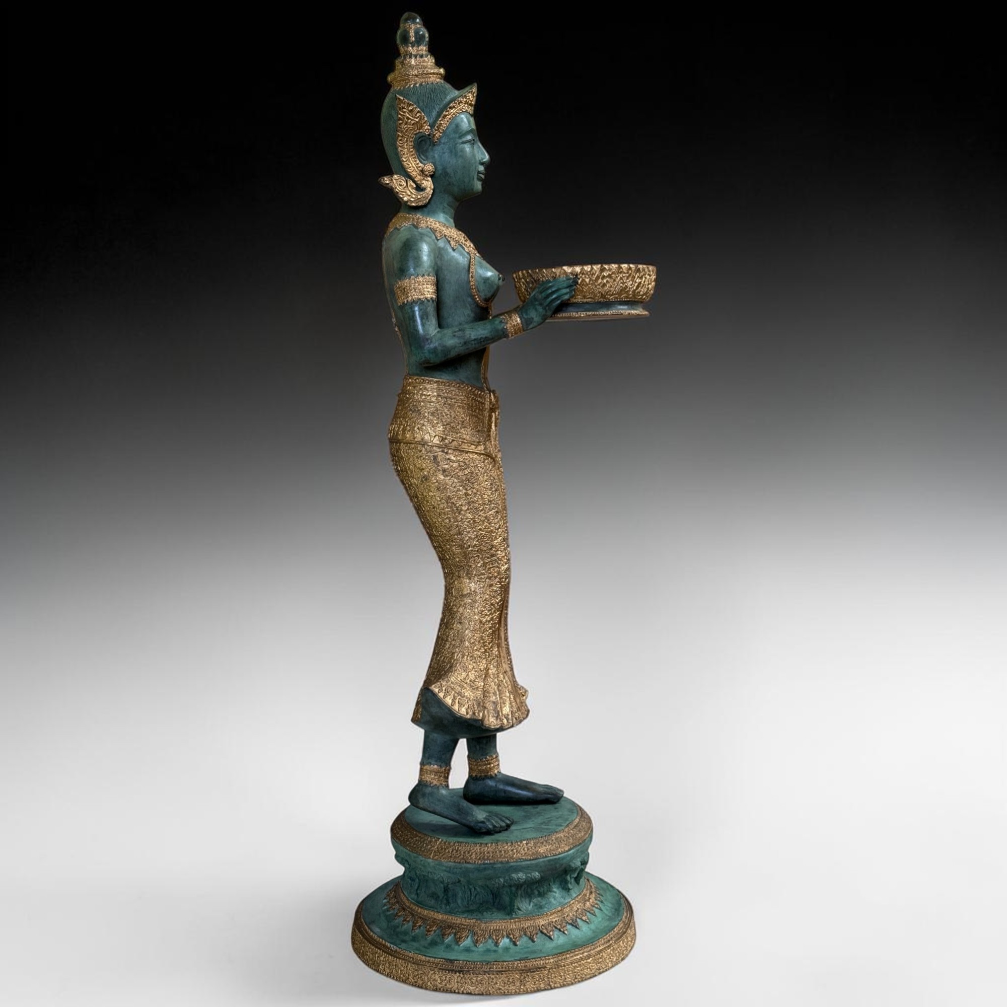 Thailändischer Tempeldiener Statue aus Bronze - 115 cm groß
