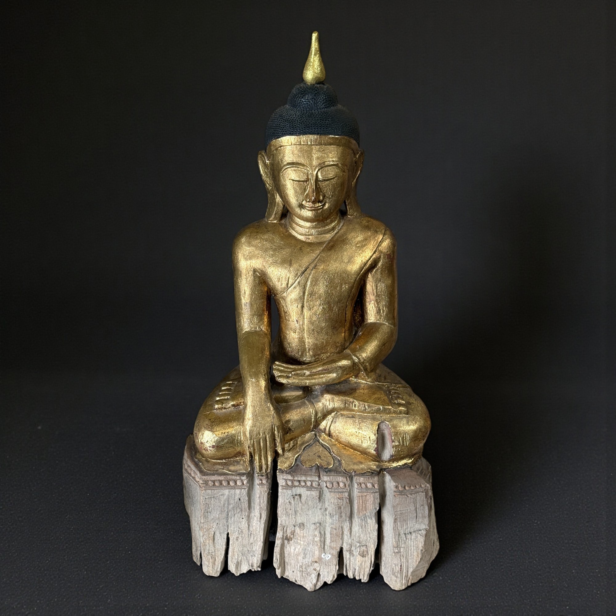 Alte thailändische Buddha Figur Teakholz Blattgold 84cm