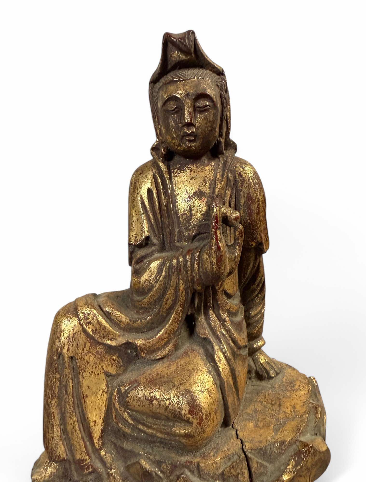 Guanyin Buddha Holz Figur aus China 31,5 cm