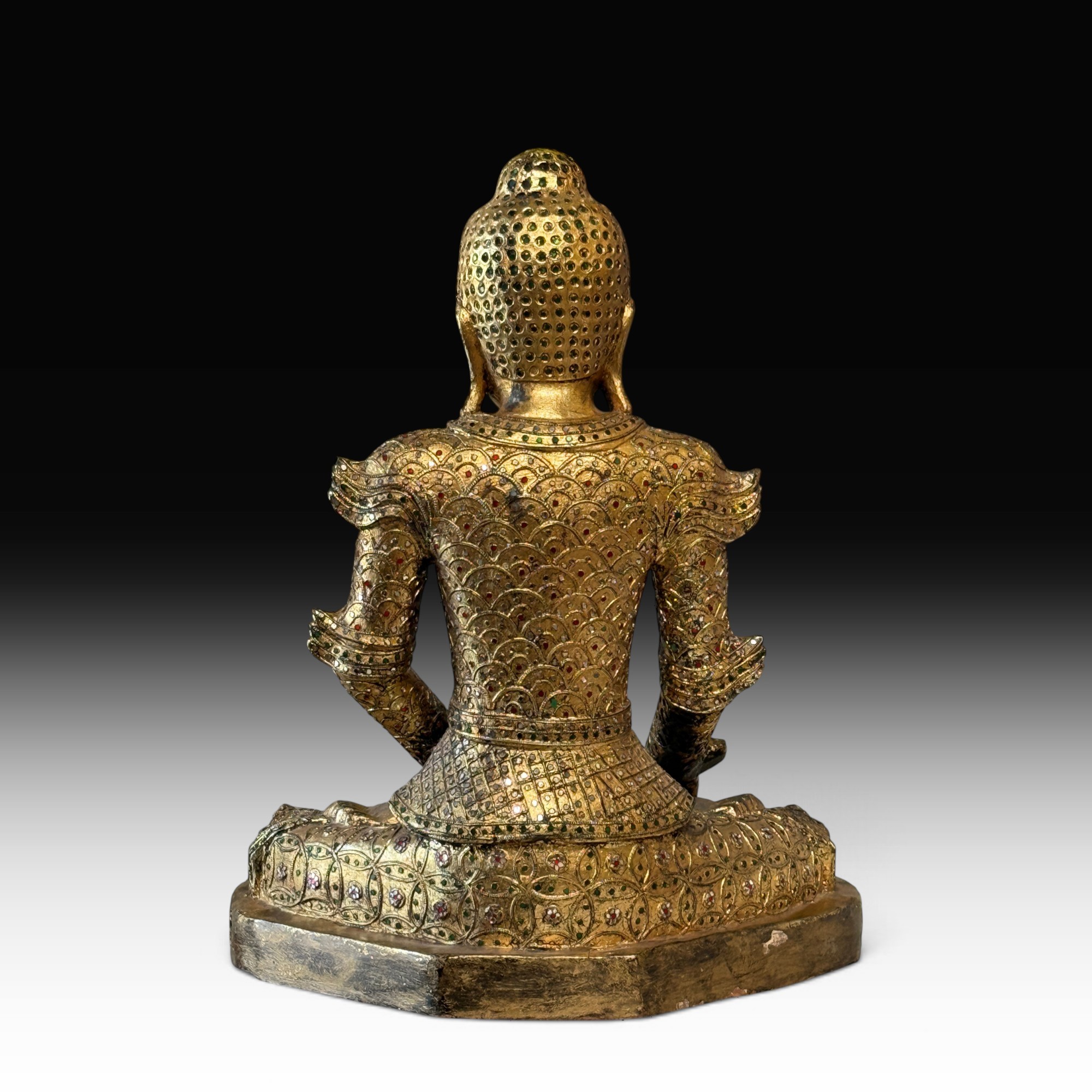 Mandalay Buddha aus Teakholz mit Blattvergoldung, Erdberührungsgeste, 56 cm