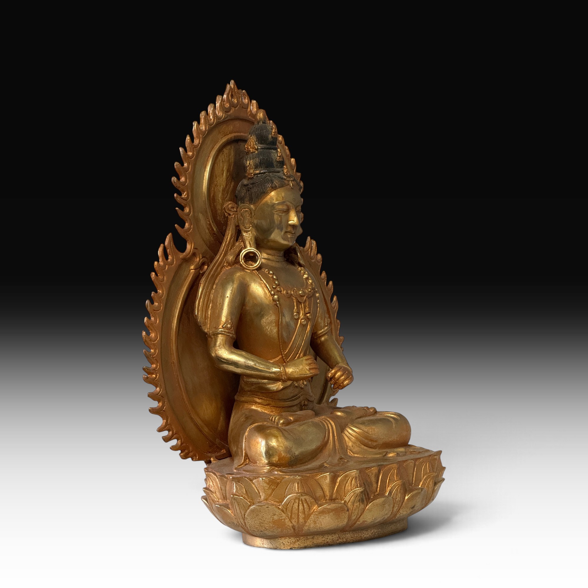 Bodhisattva Figur Bronze China 43 cm – Buddha Statue auf Lotosthron mit Aureole