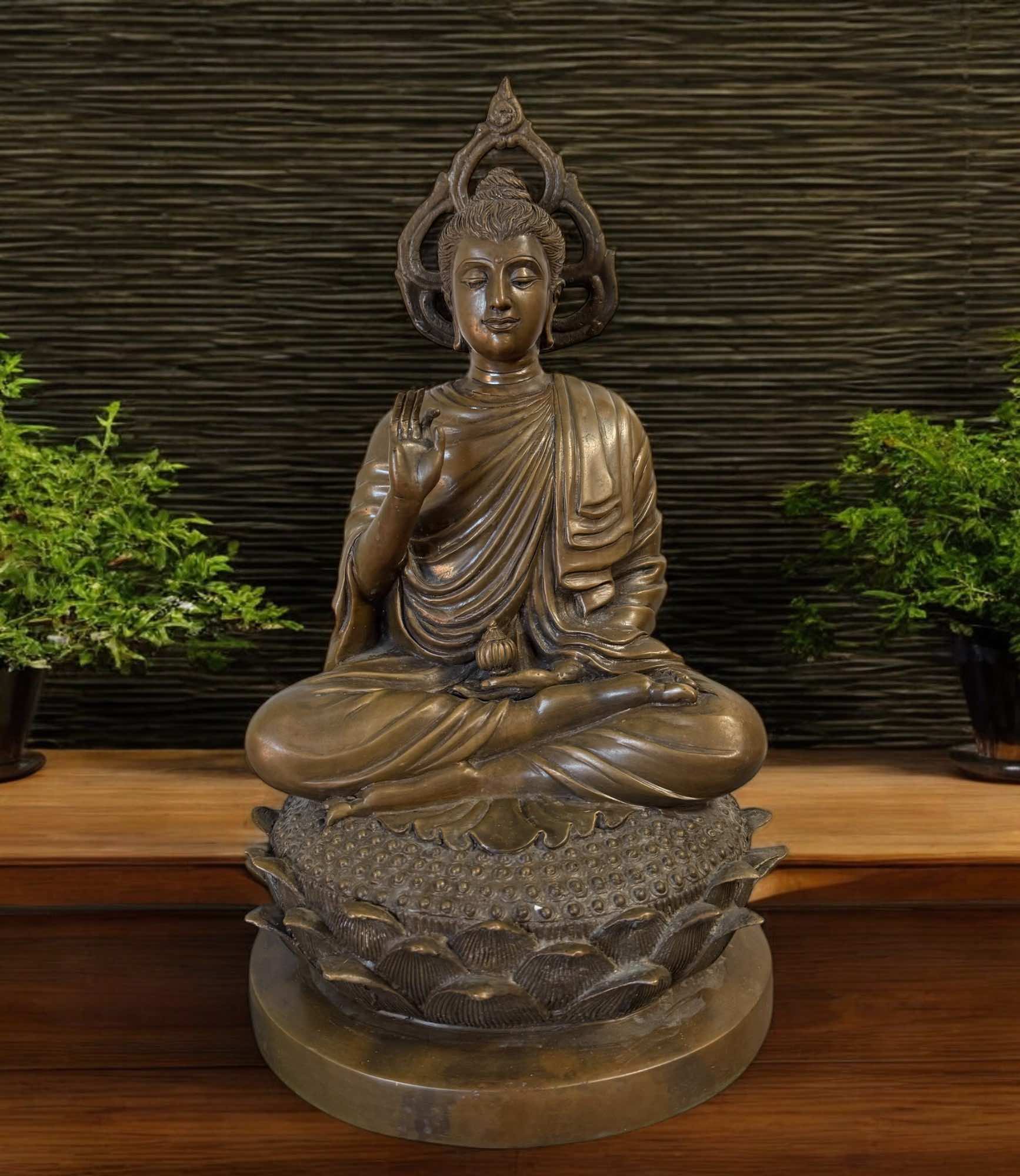 Gandhara Bronze Buddha Skulptur mit Aureole 43 cm