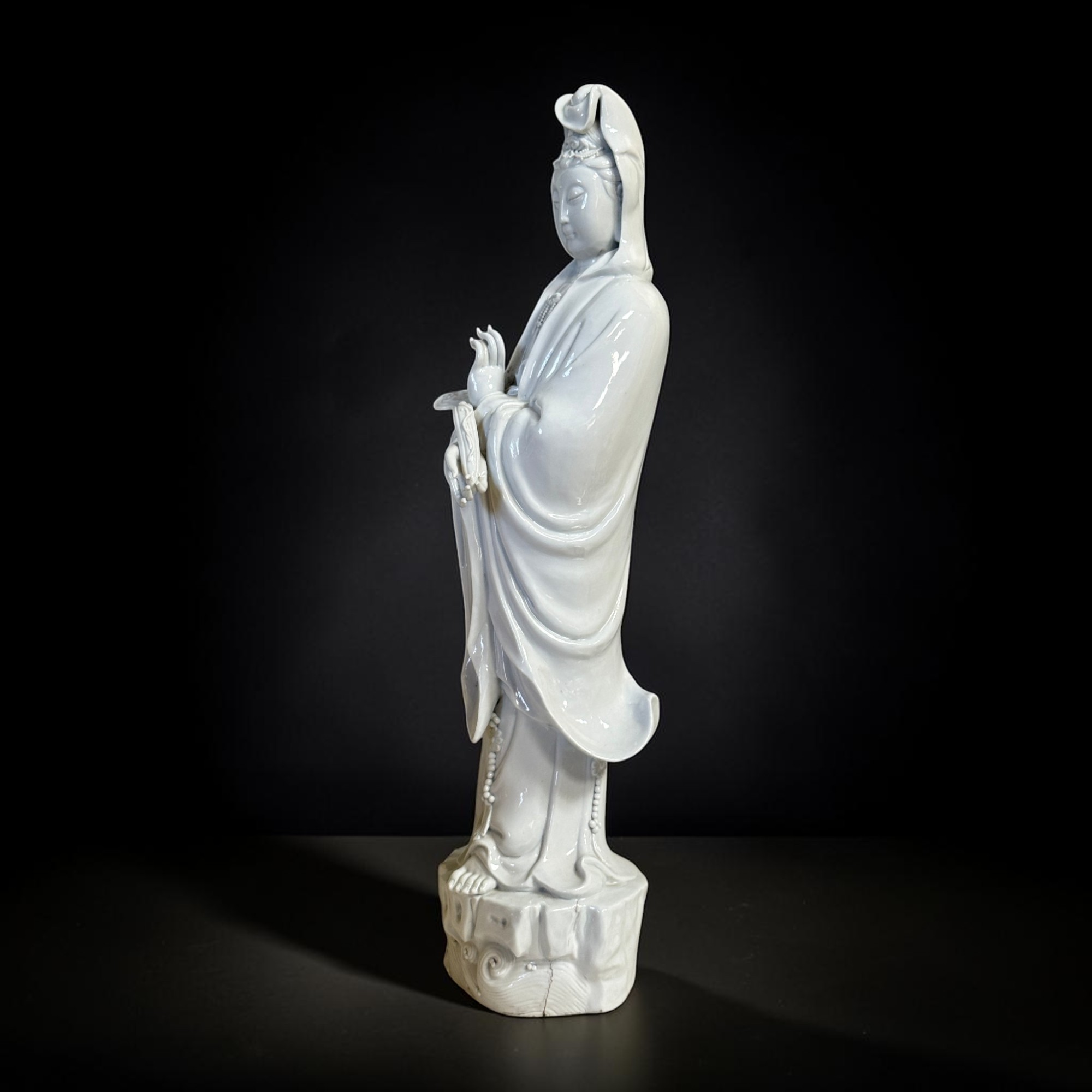 Alte Guanyin Skulptur Dehua Porzellan Blanc de Chine 63cm